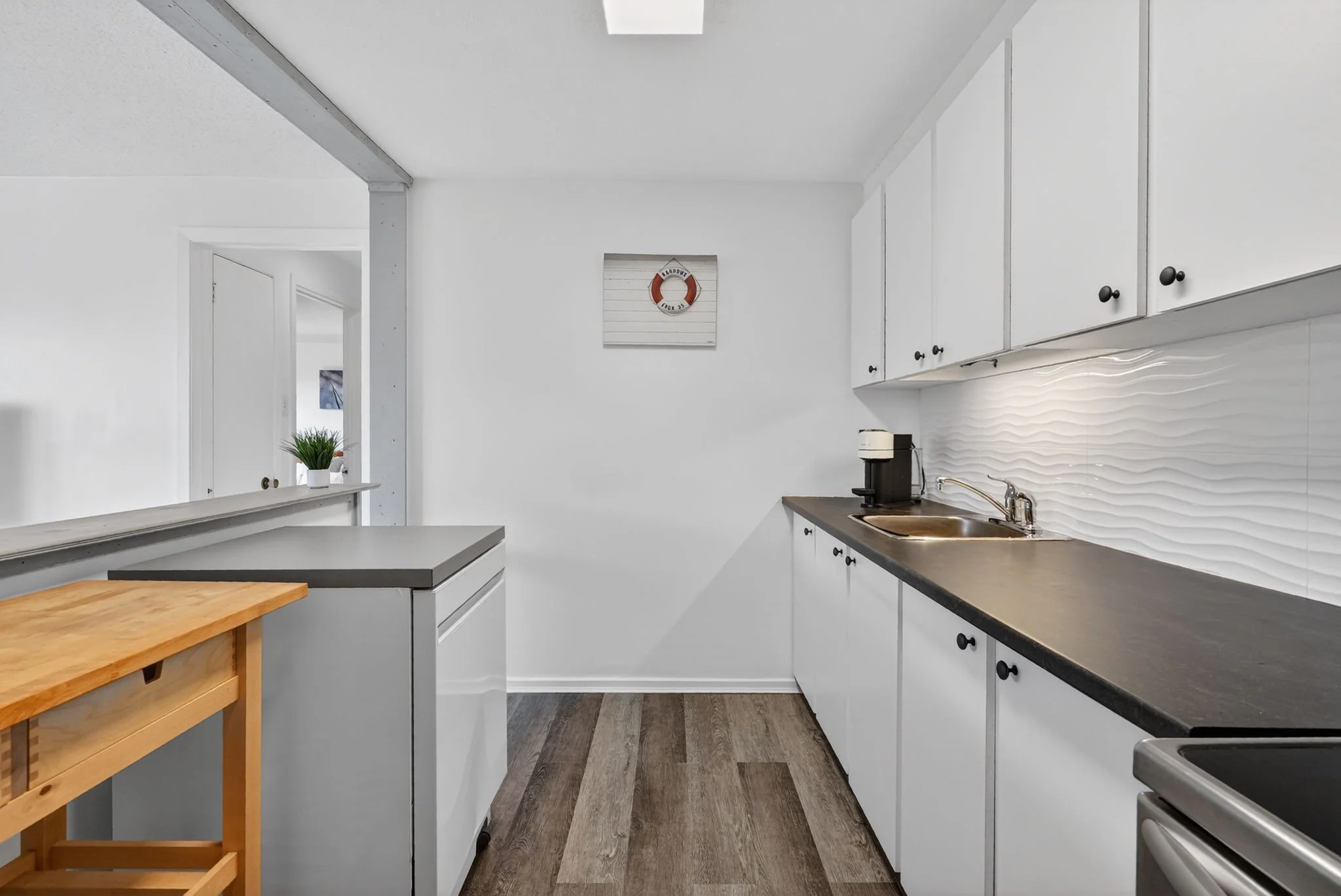 9-web-or-mls-49-sumac-st-9.jpg