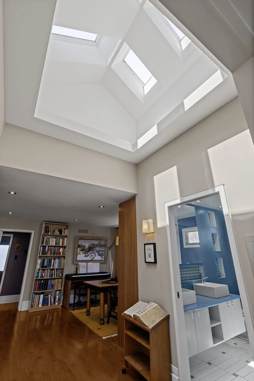 12-web-or-mls-93-gilchrist-ave.jpg