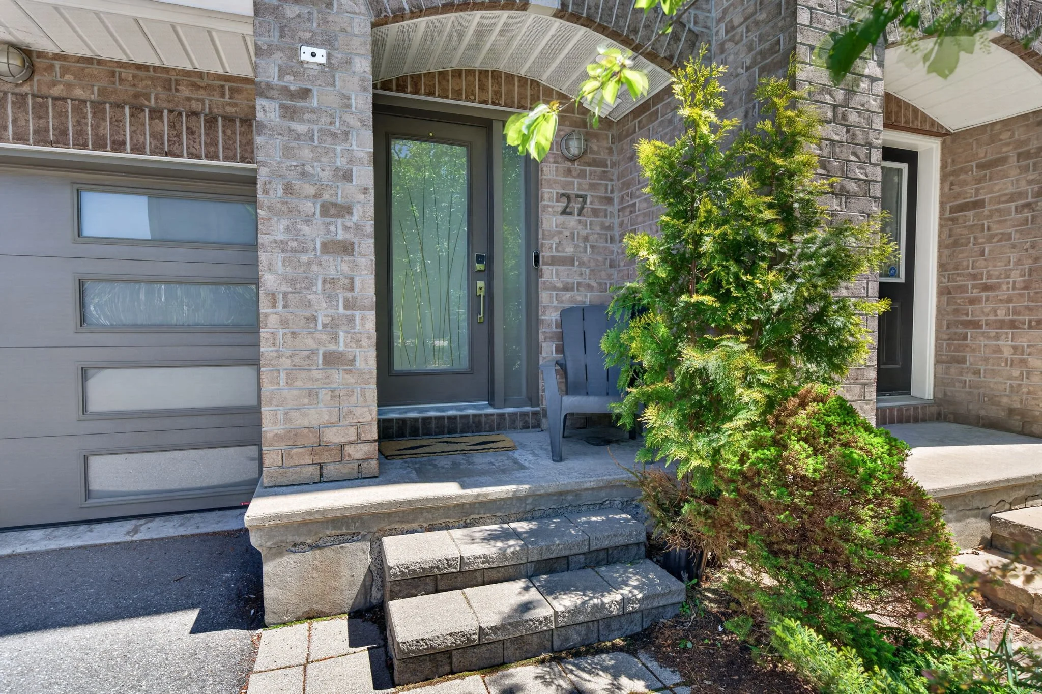 2-web-or-mls-27-briarway-private.jpg