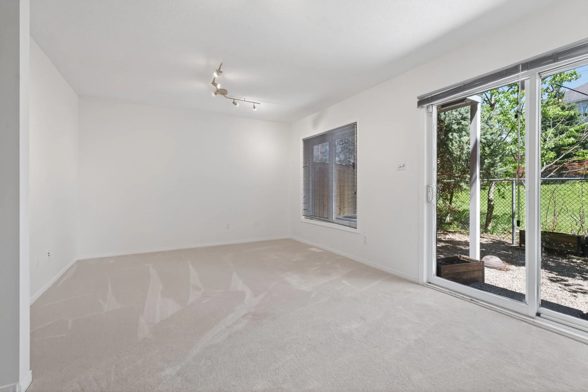 6-web-or-mls-27-briarway-private.jpg