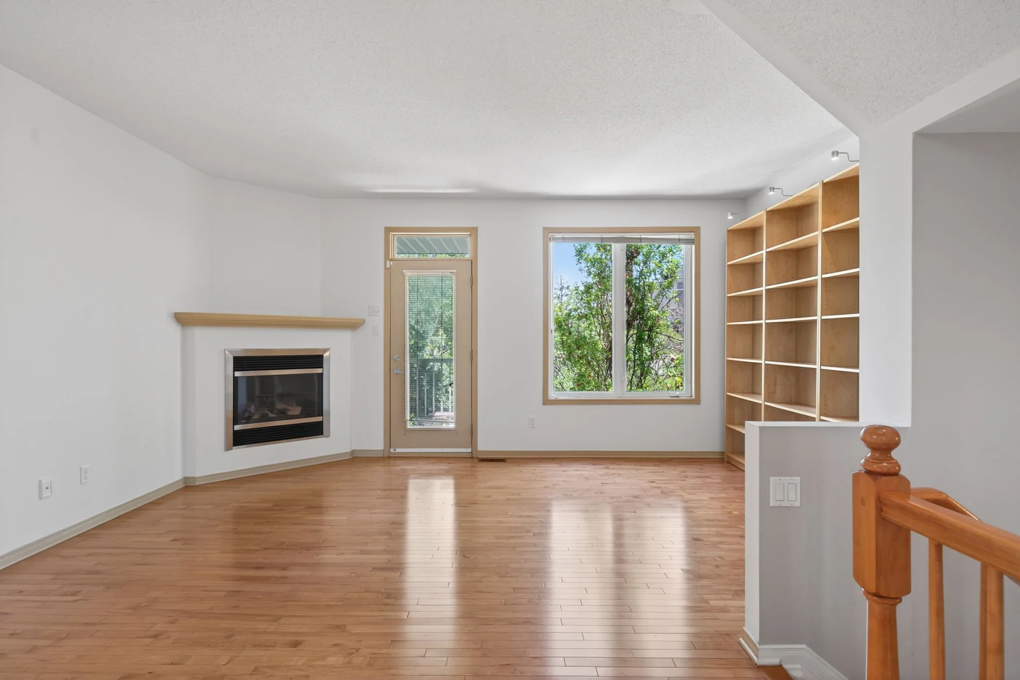 9-web-or-mls-27-briarway-private.jpg