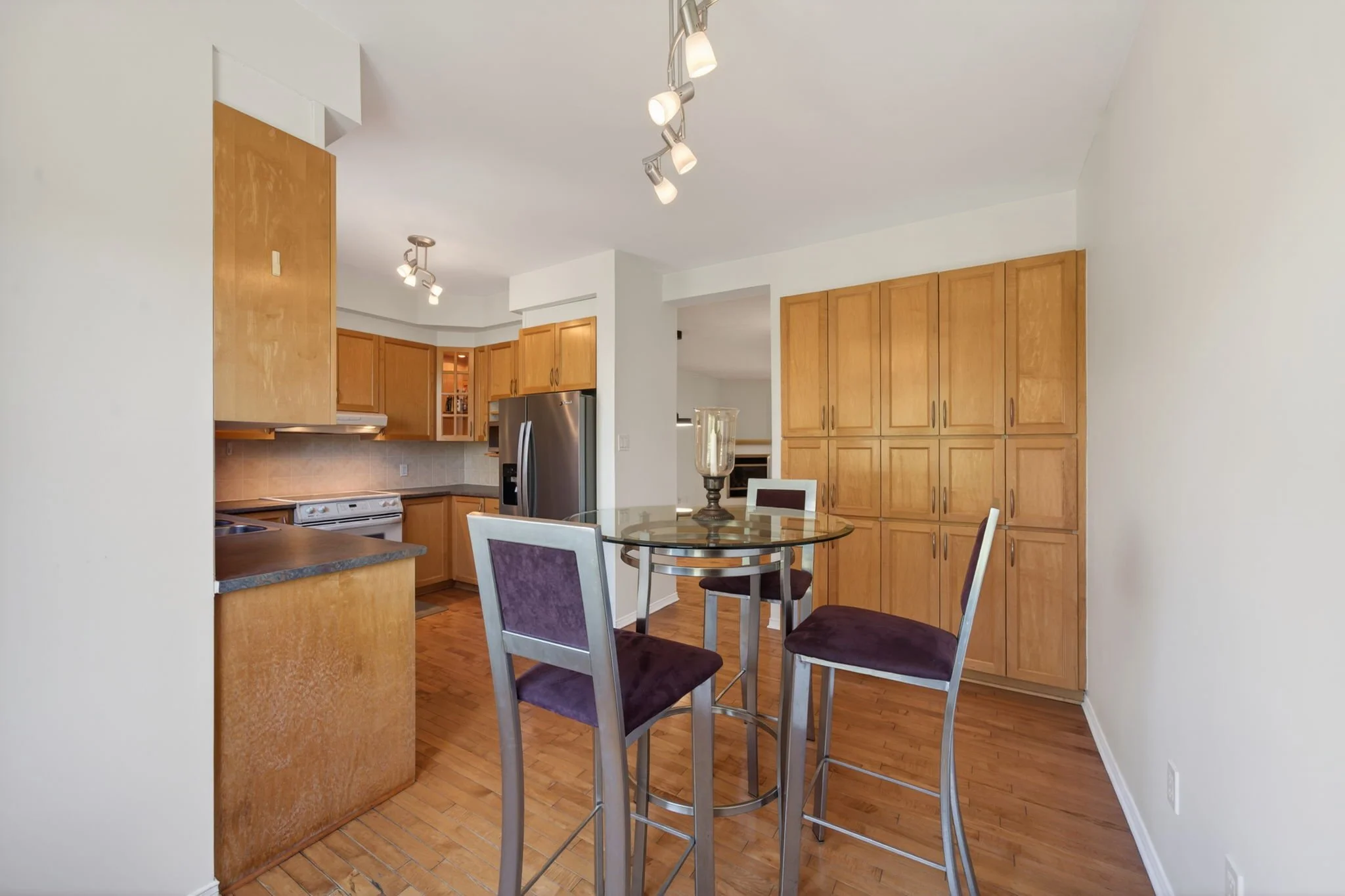22-web-or-mls-27-briarway-private.jpg