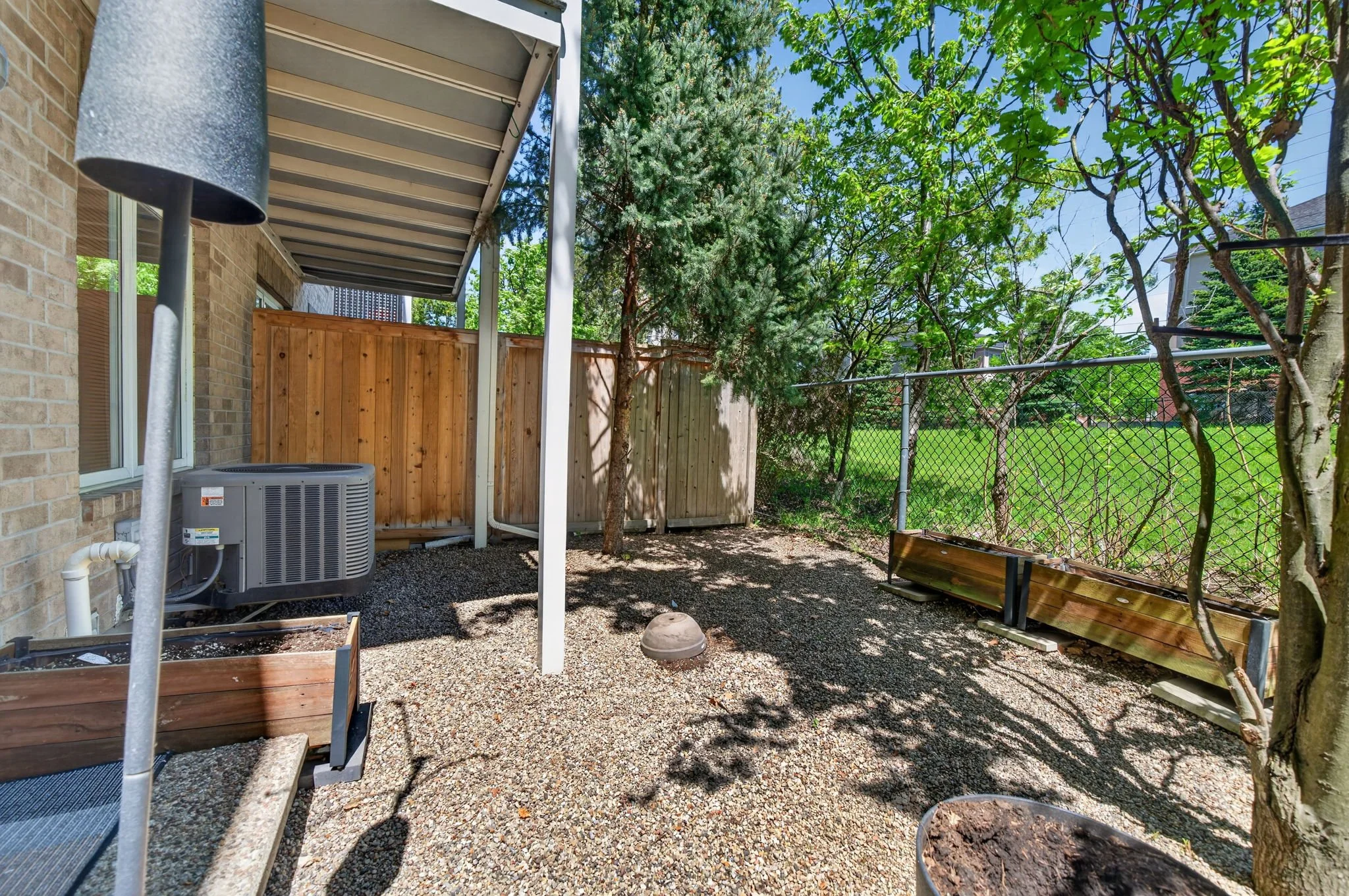 33-web-or-mls-27-briarway-private.jpg