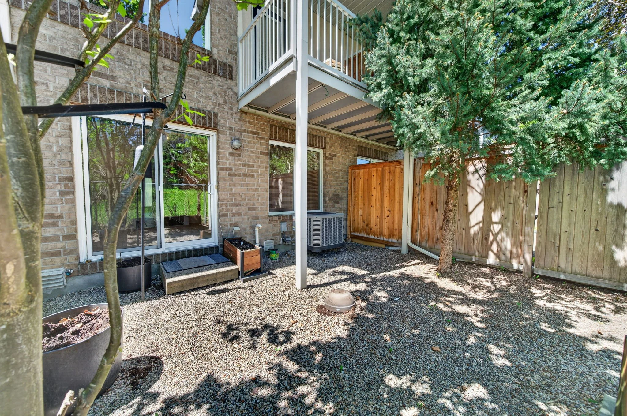 34-web-or-mls-27-briarway-private.jpg
