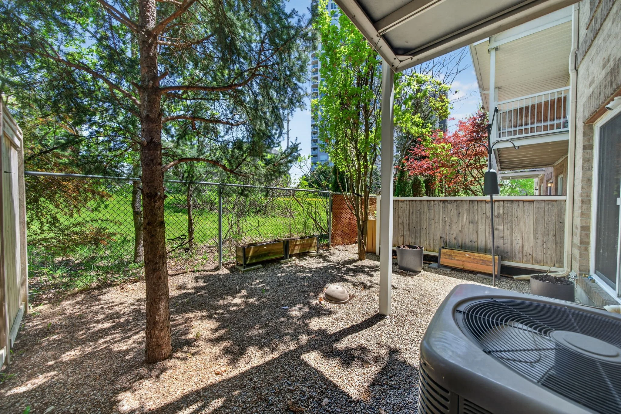 35-web-or-mls-27-briarway-private.jpg