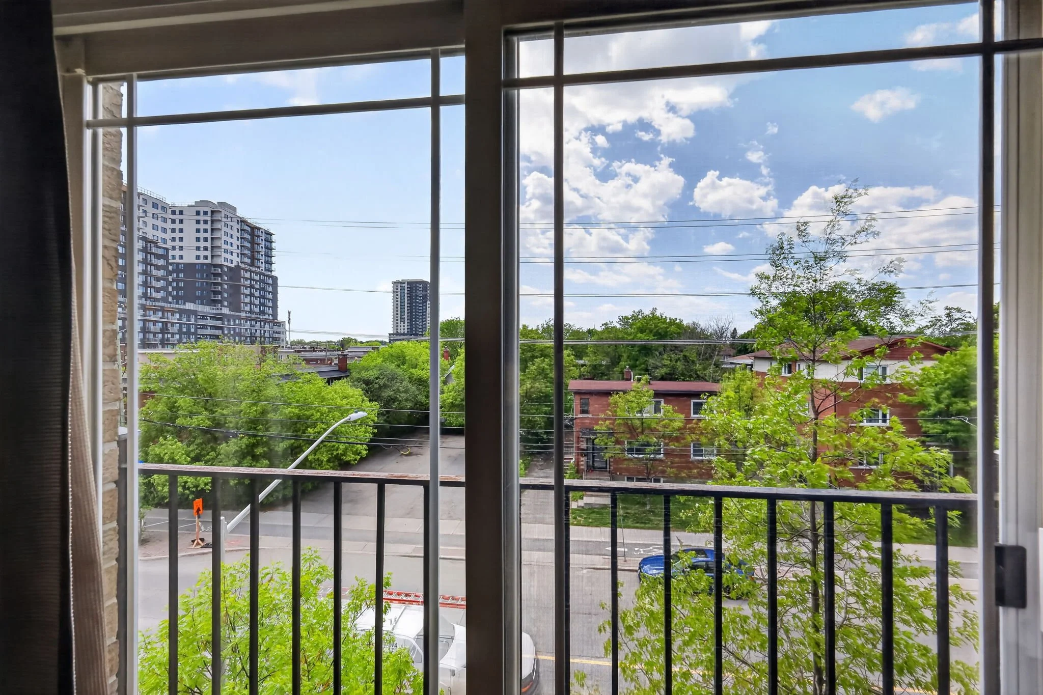18-web-or-mls-711-churchill-ave-n-401.jpg