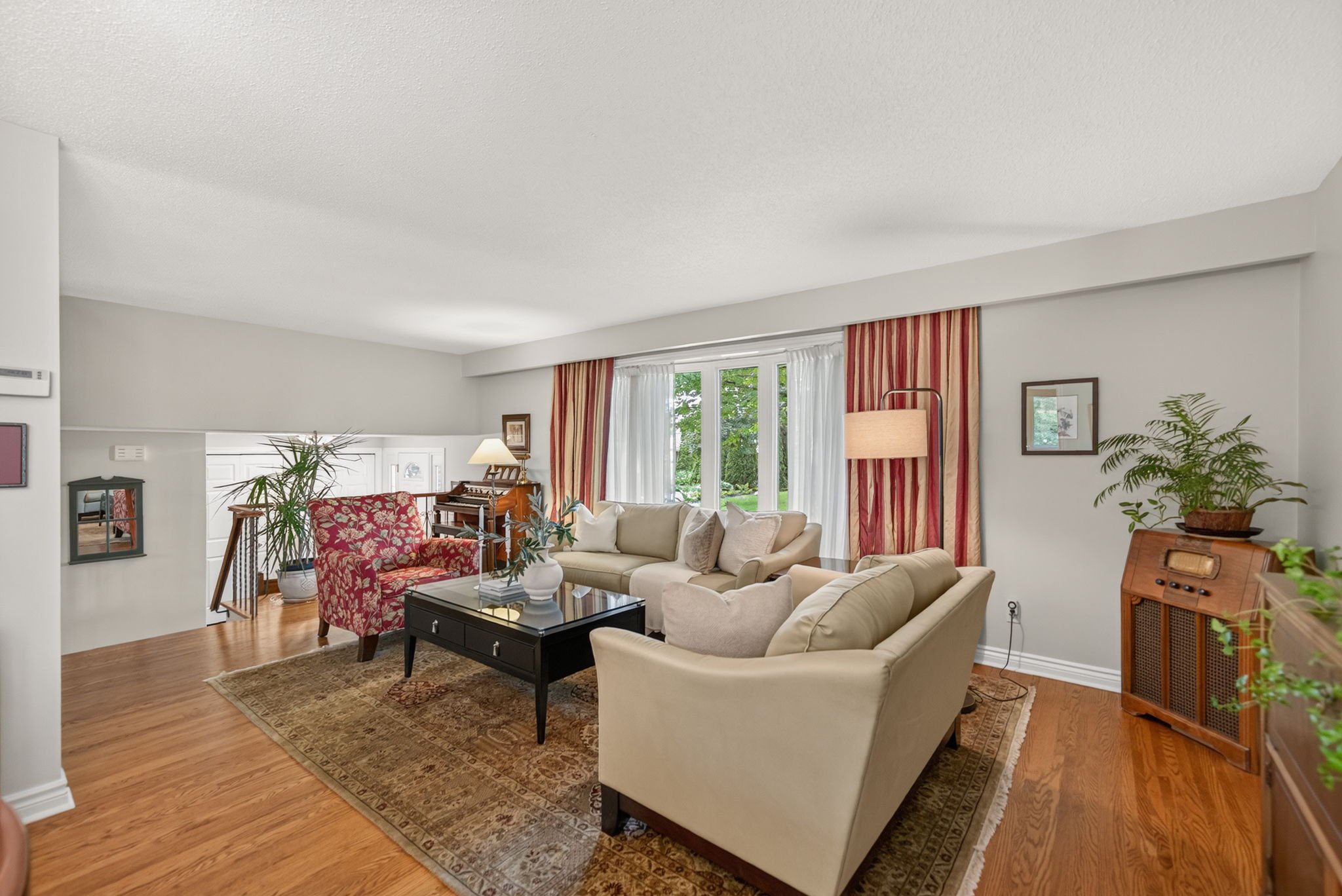 9-web-or-mls-19-woodhill-crescent.jpg