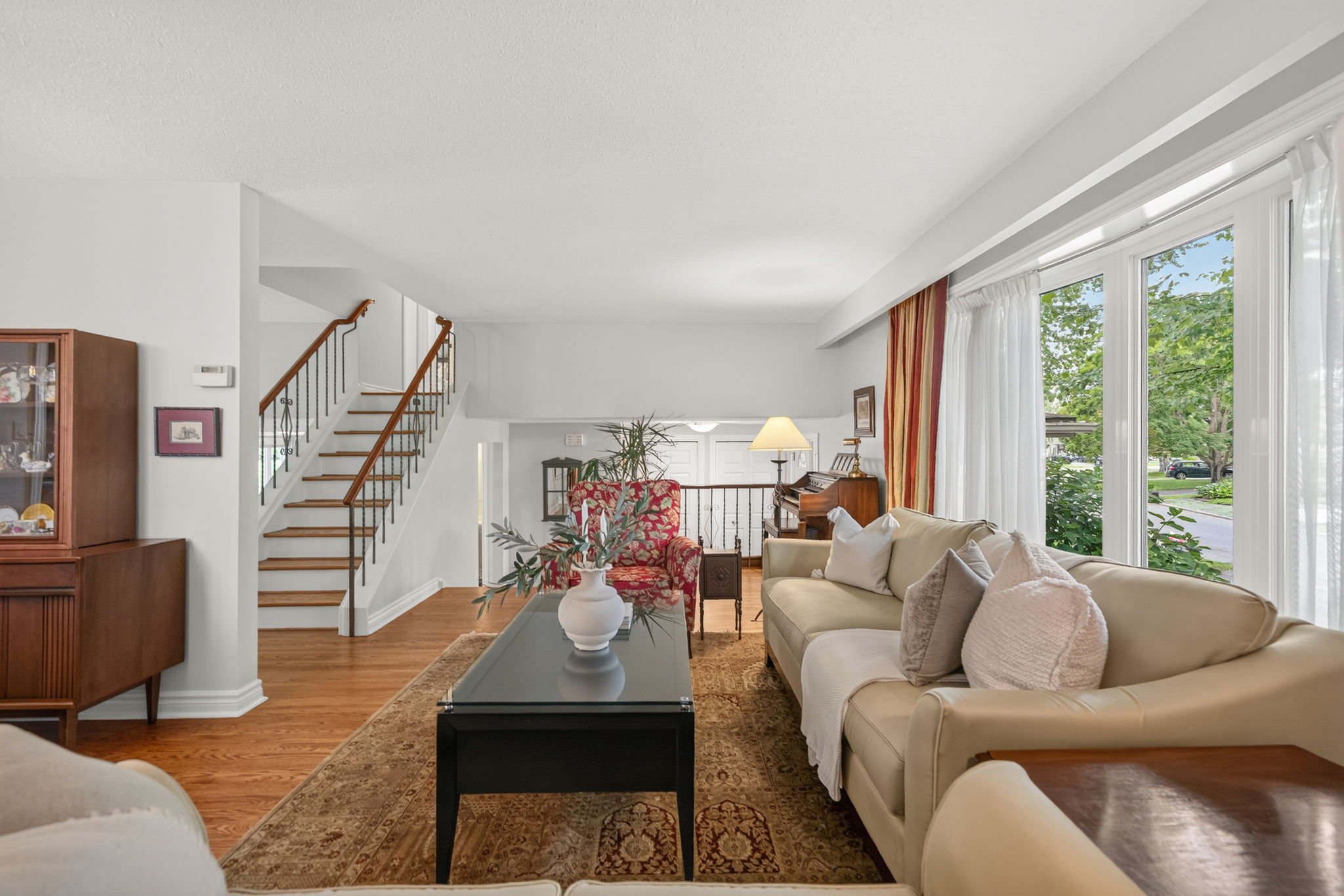 8-web-or-mls-19-woodhill-crescent.jpg