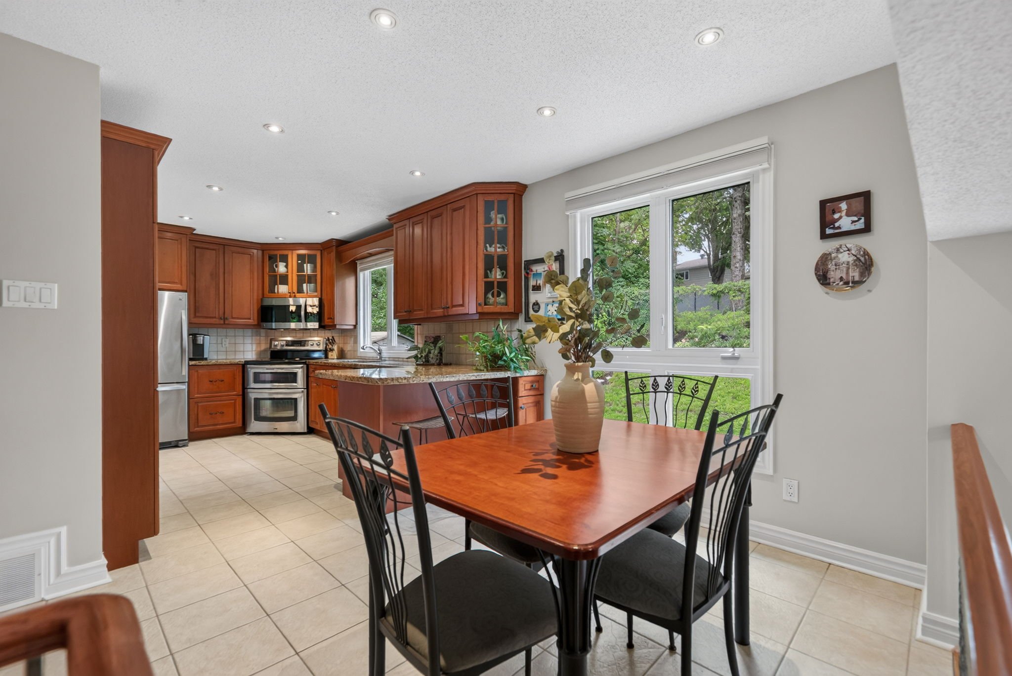 20-web-or-mls-19-woodhill-crescent.jpg