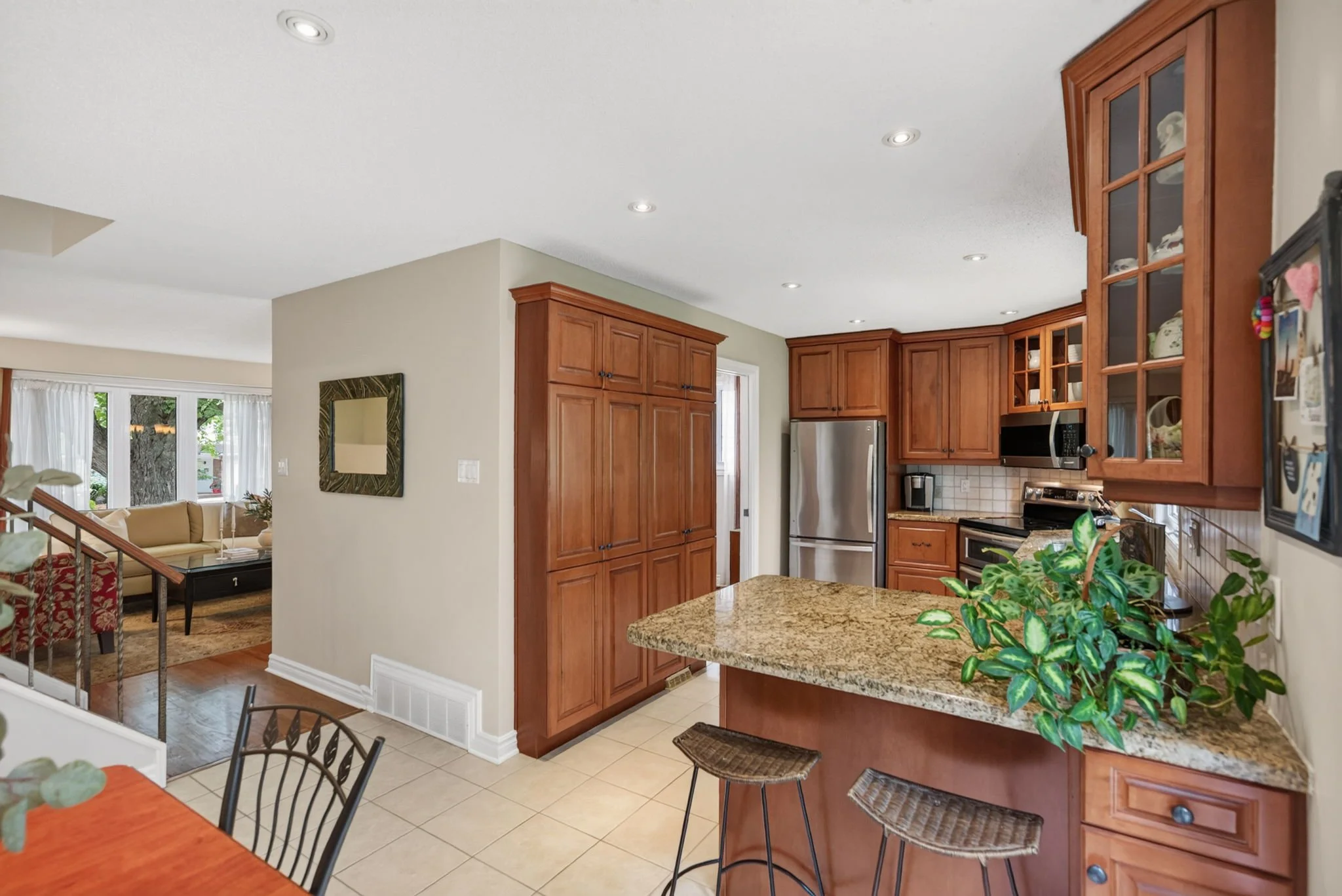 18-web-or-mls-19-woodhill-crescent.jpg