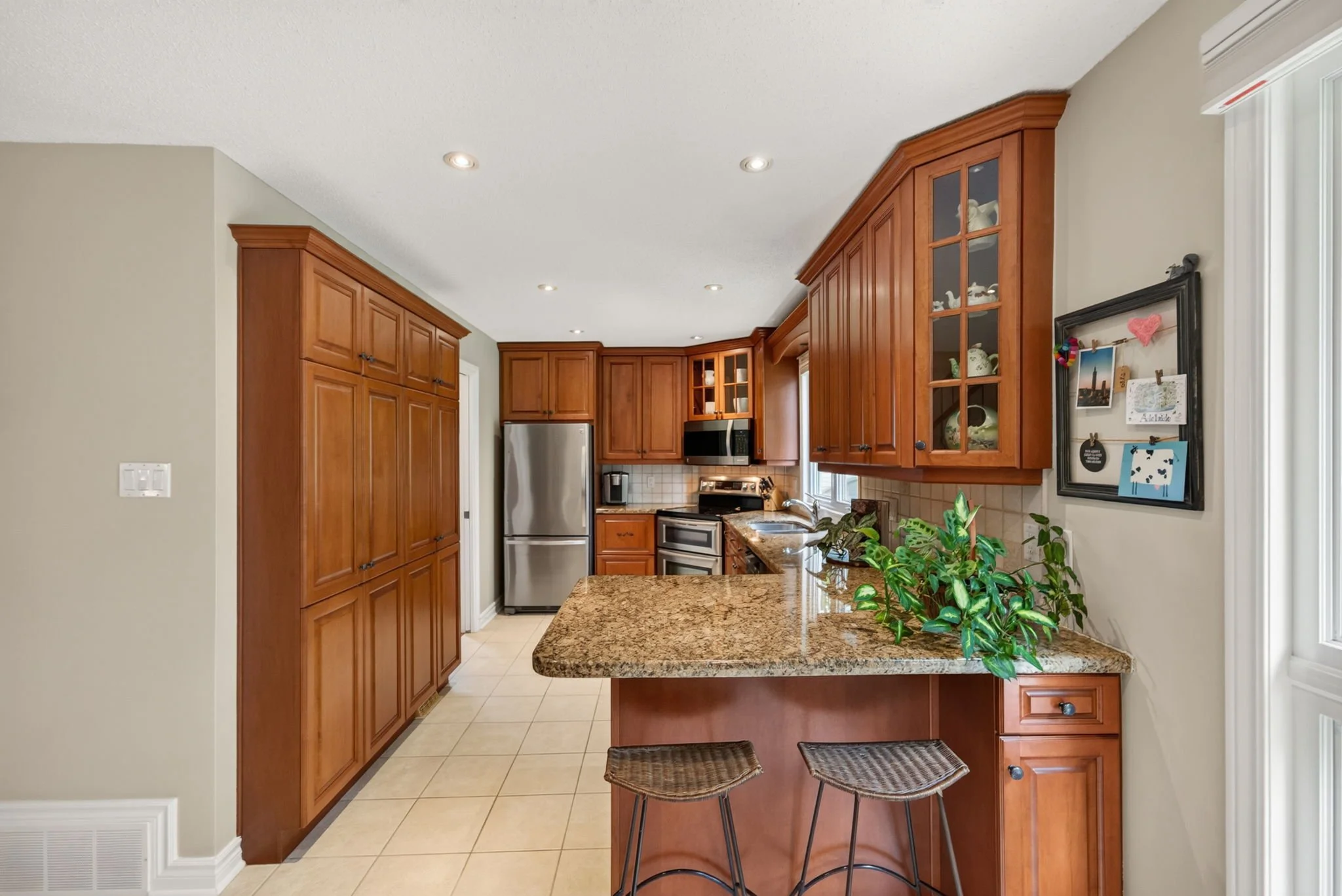 13-web-or-mls-19-woodhill-crescent.jpg