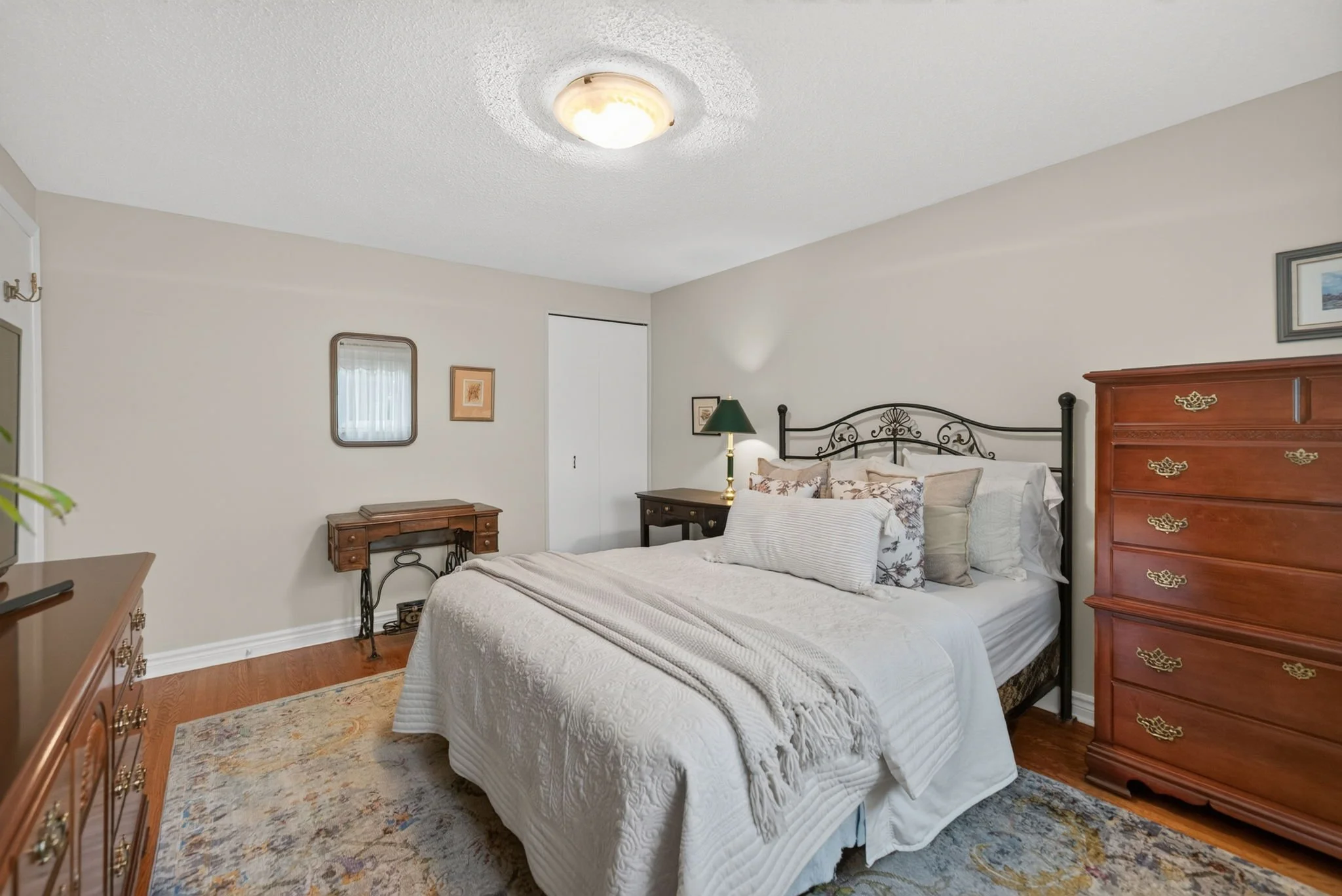 30-web-or-mls-19-woodhill-crescent.jpg