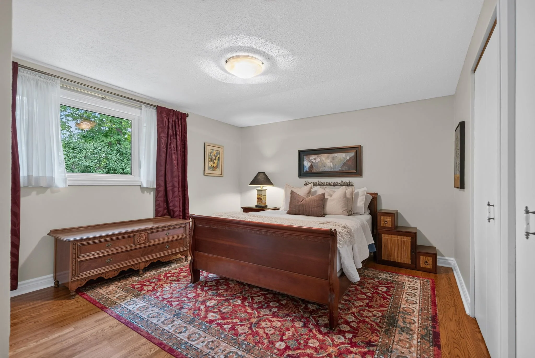 26-web-or-mls-19-woodhill-crescent.jpg