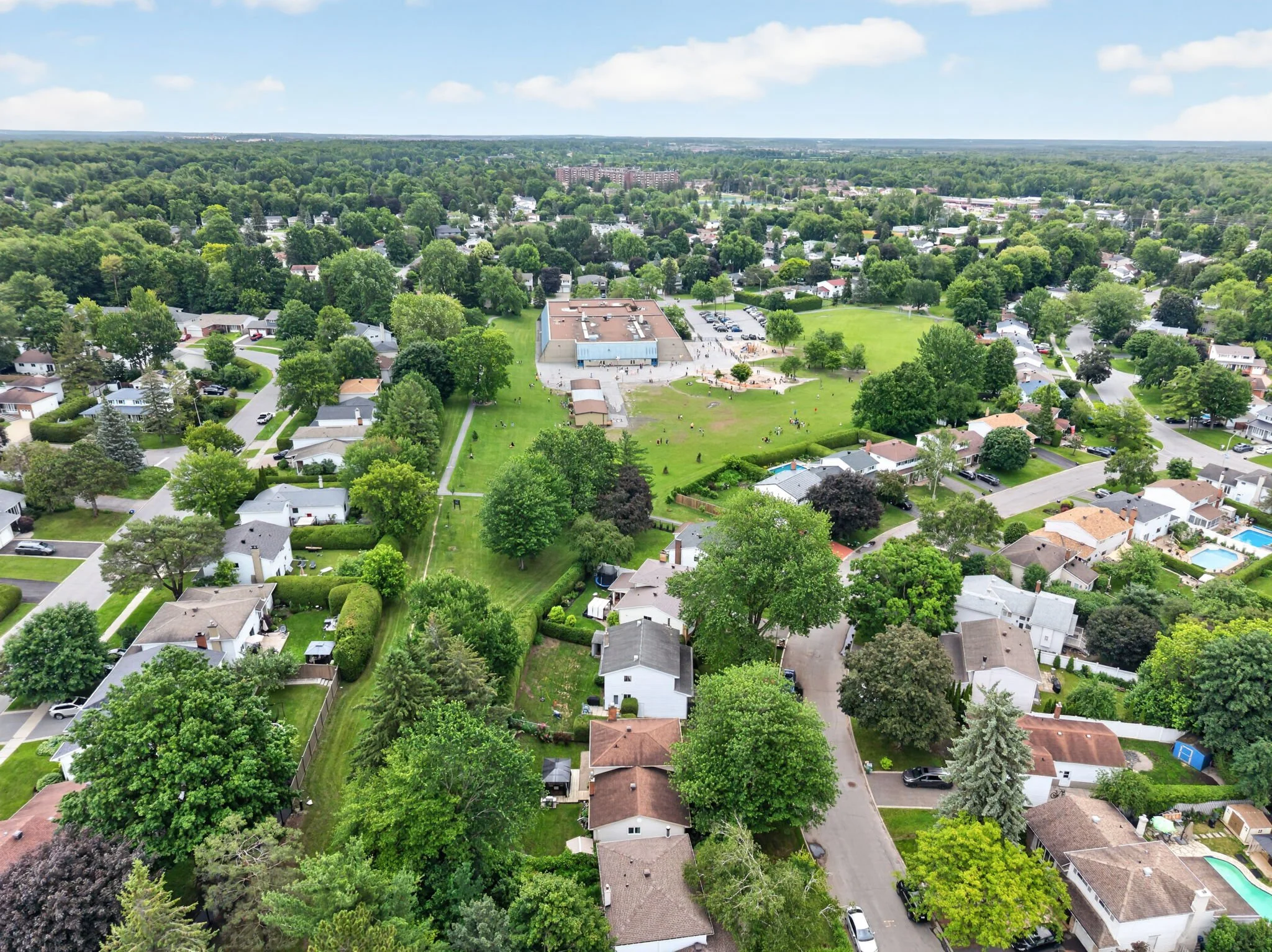 55-web-or-mls-19-woodhill-crescent.jpg