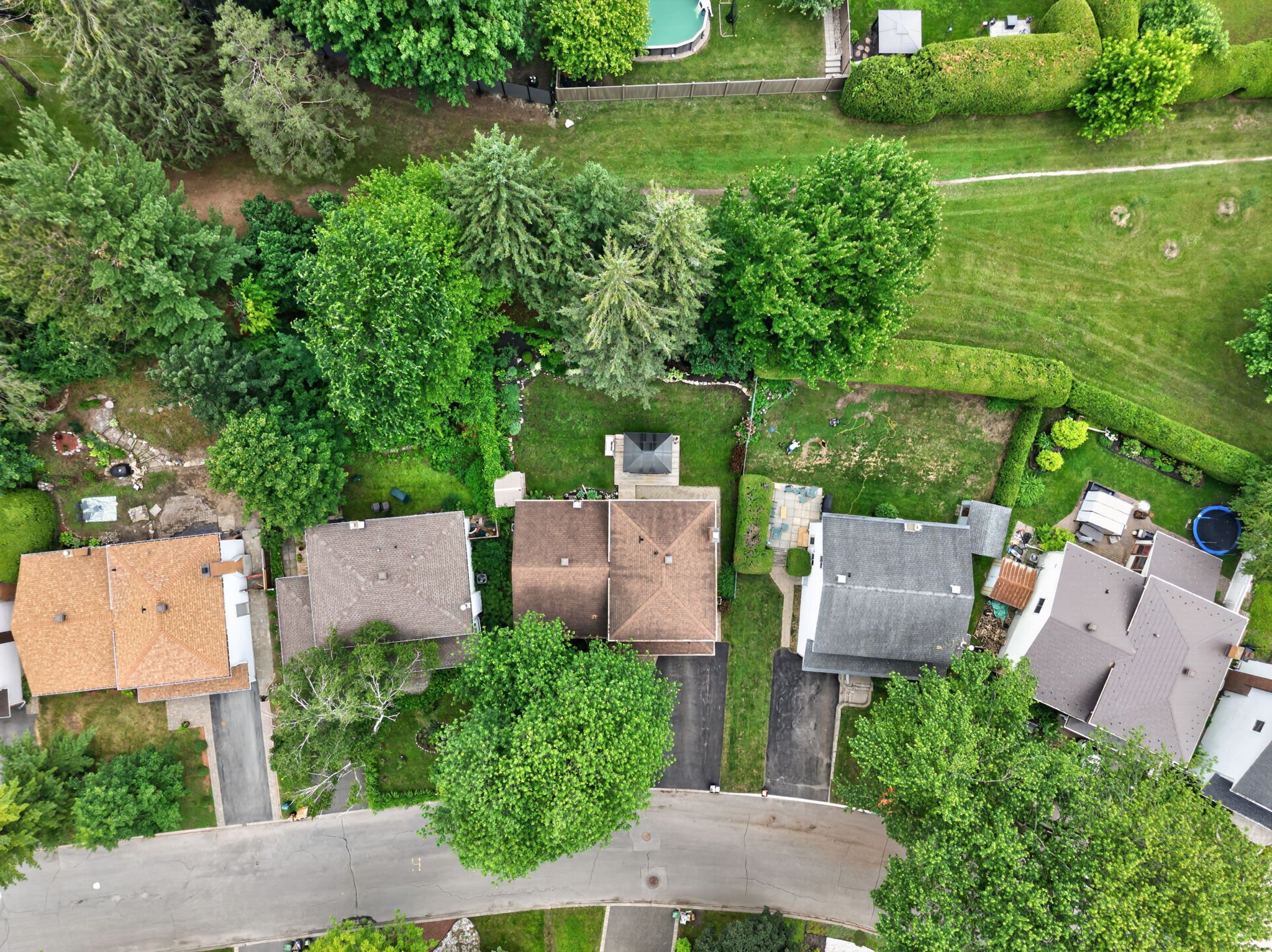 48-web-or-mls-19-woodhill-crescent.jpg