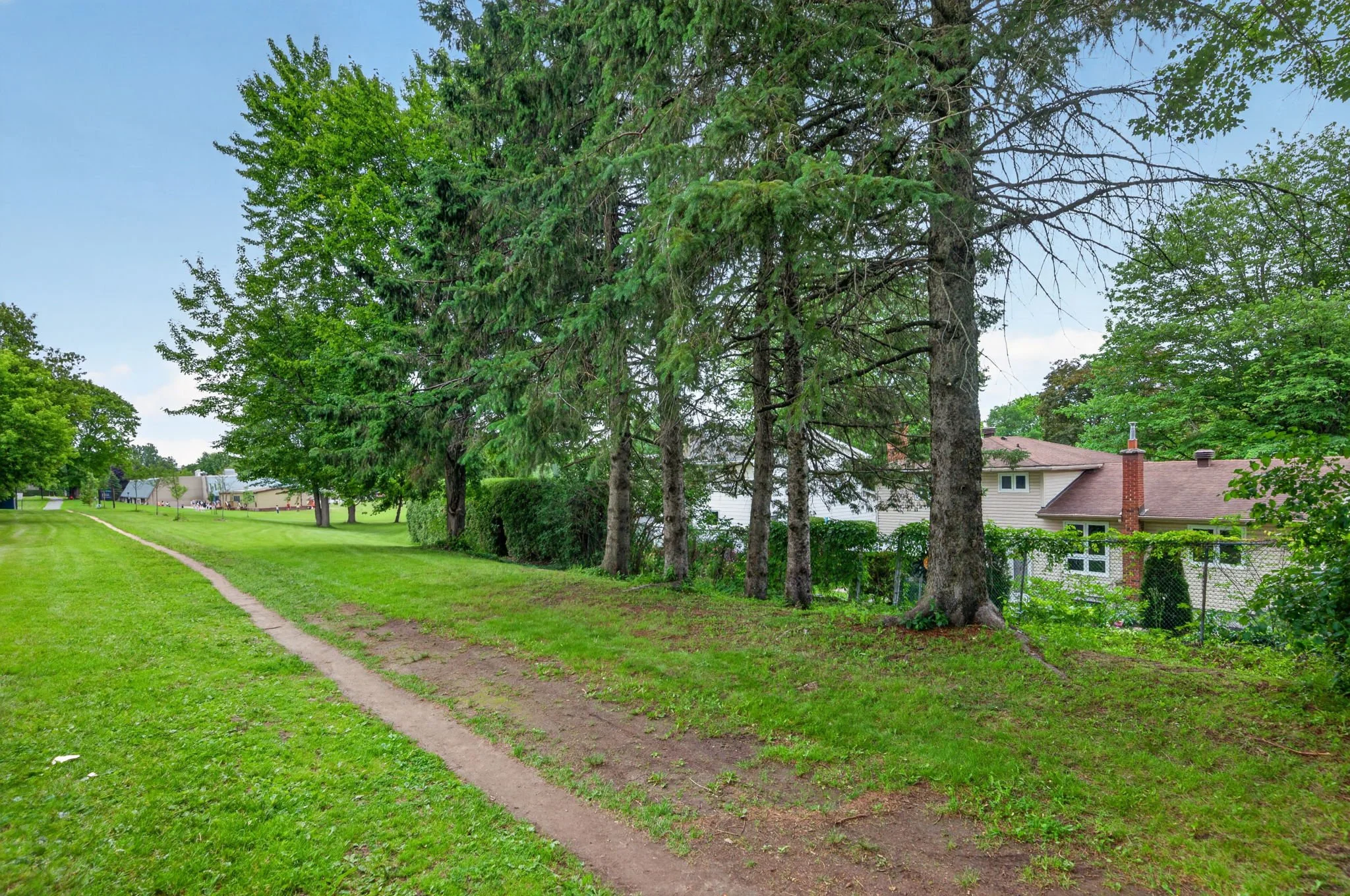 42-web-or-mls-19-woodhill-crescent.jpg