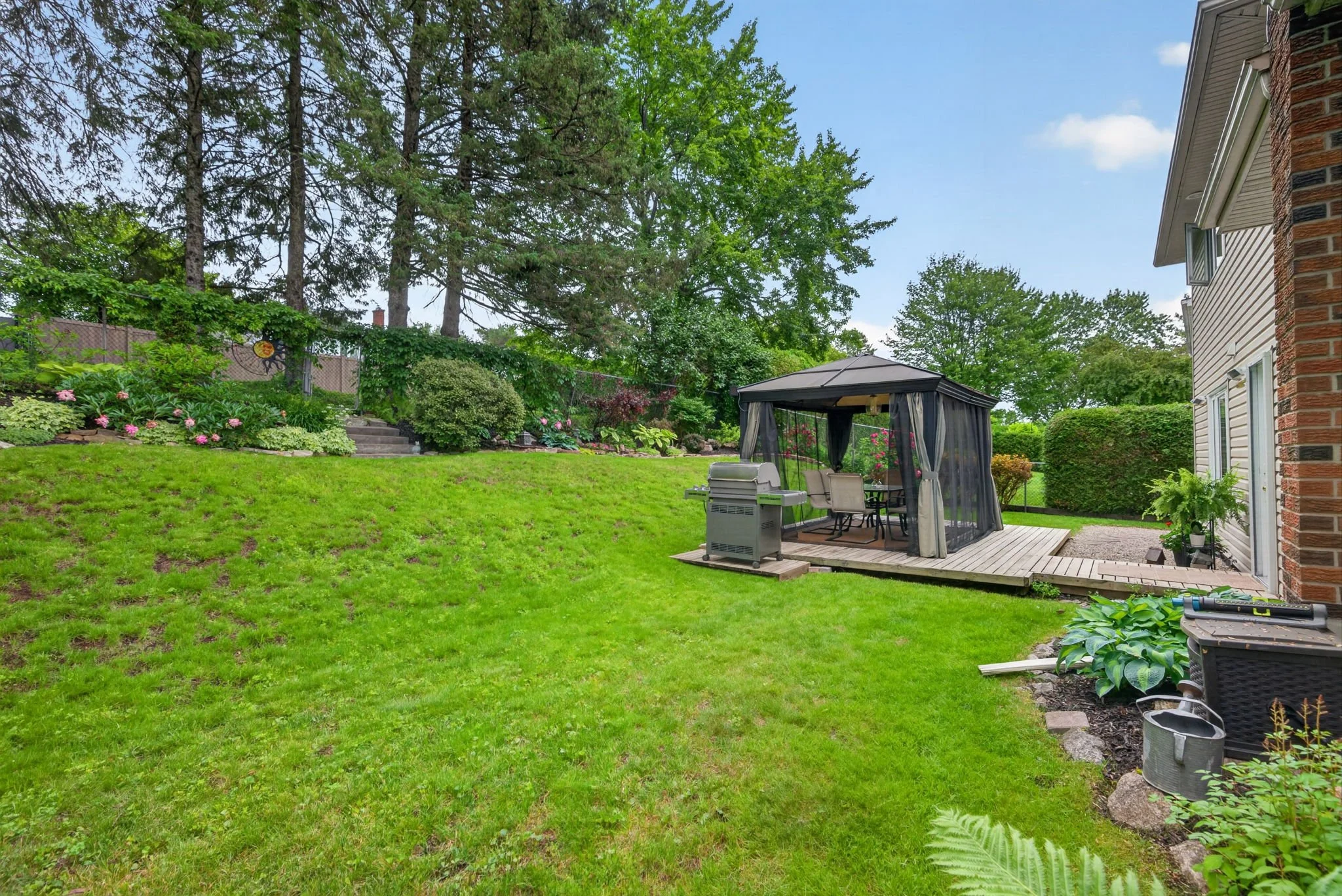41-web-or-mls-19-woodhill-crescent.jpg