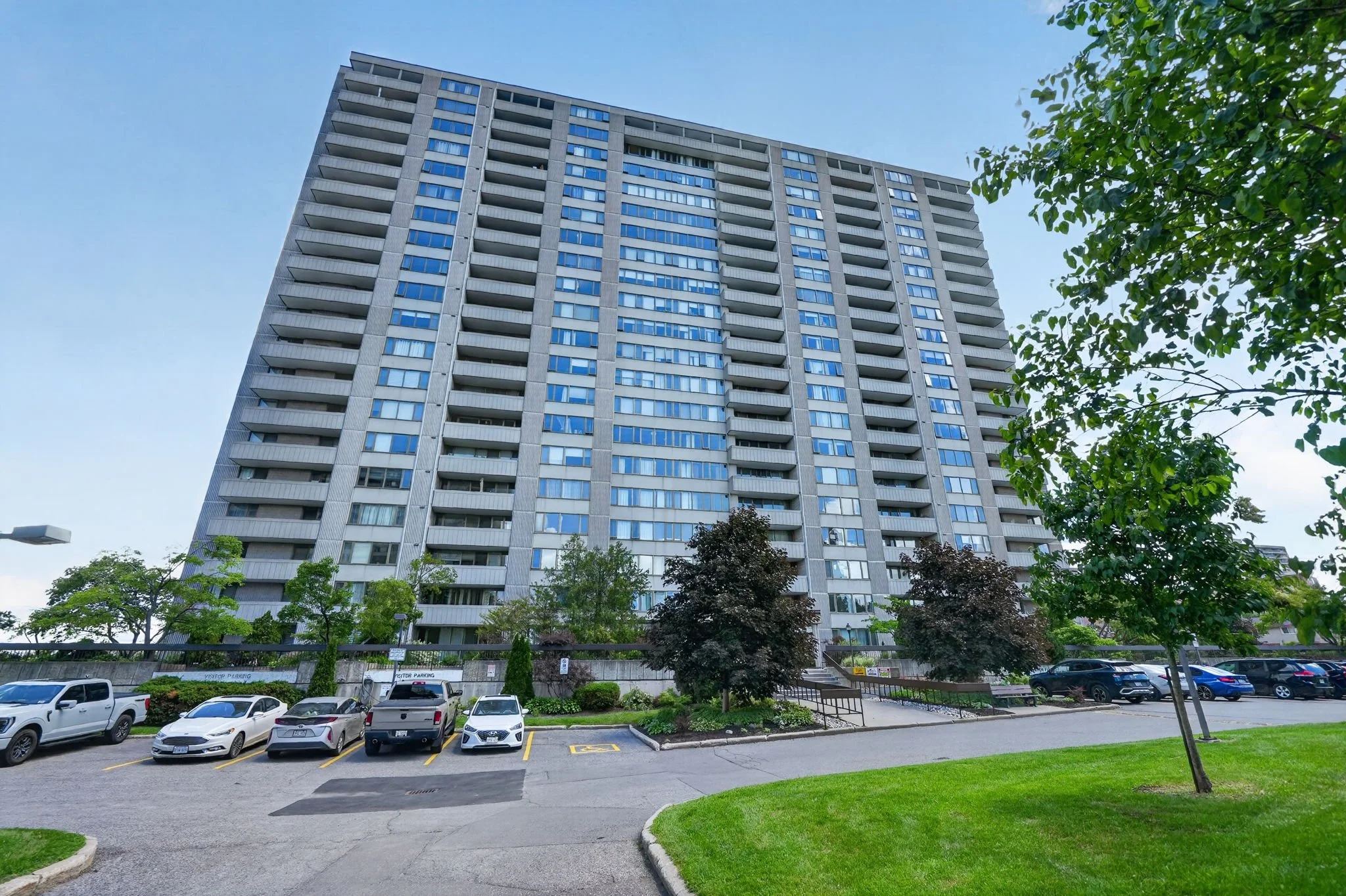 14-web-or-mls-2625-regina-st-1102.jpg