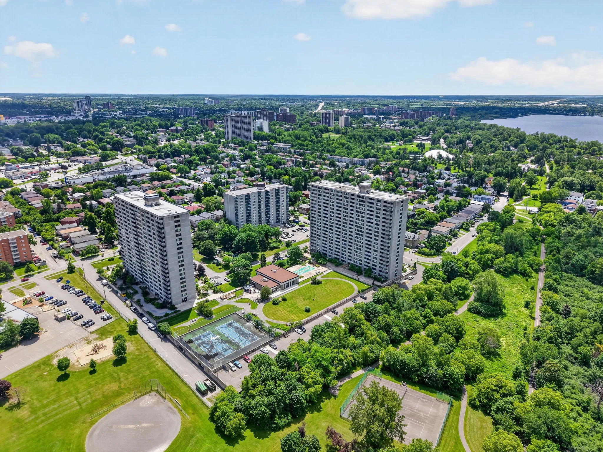 9-web-or-mls-2625-regina-st-1102.jpg