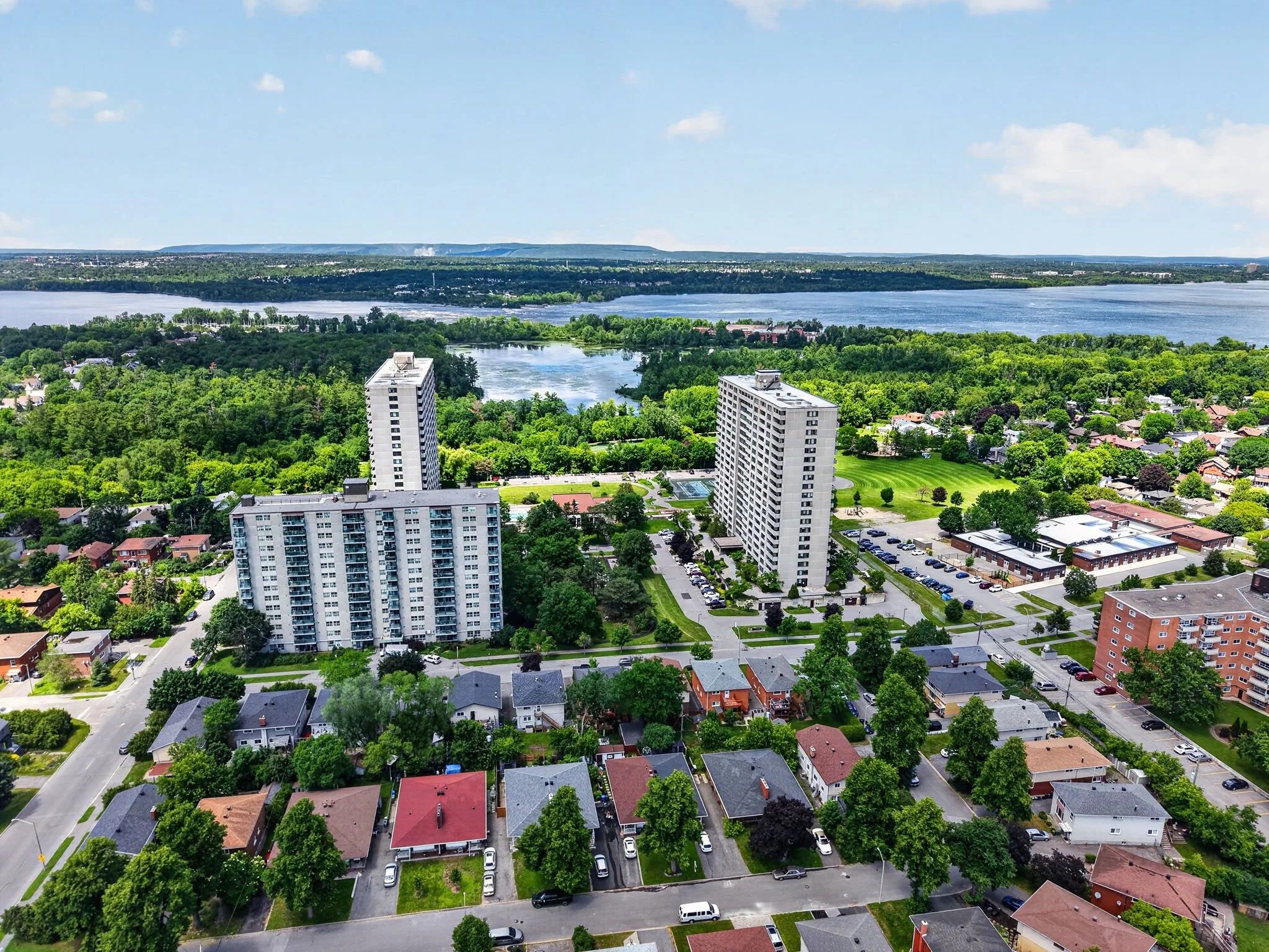 6-web-or-mls-2625-regina-st-1102.jpg