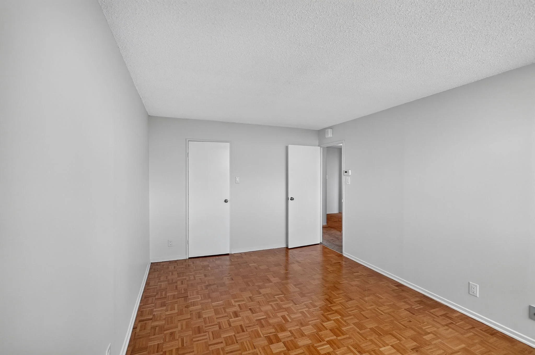 16-web-or-mls-2625-regina-st-1102.jpg