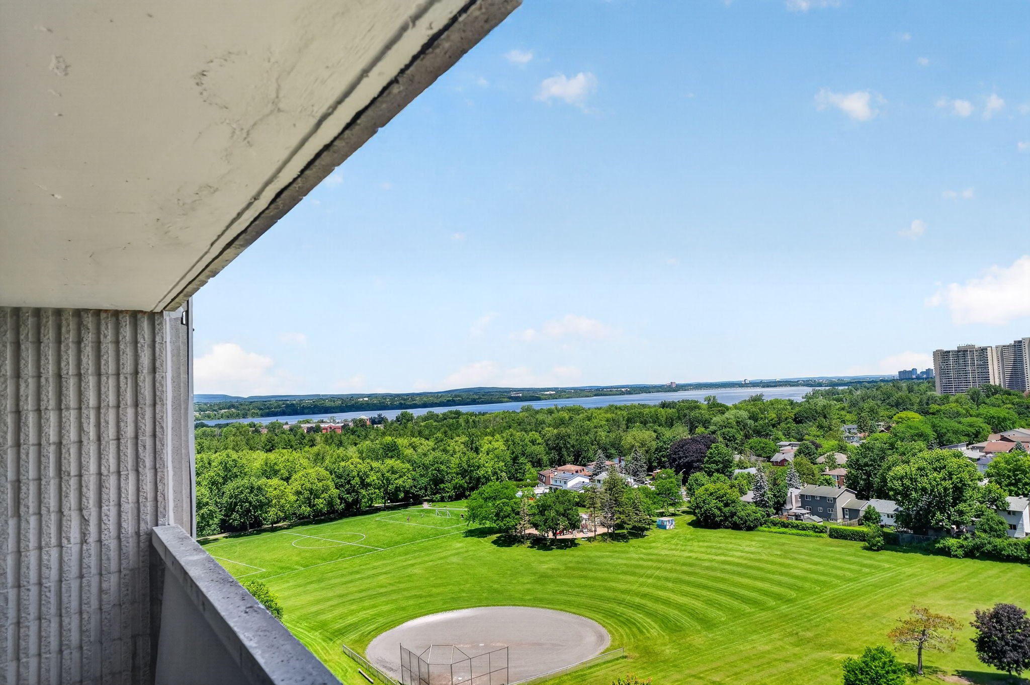 36-web-or-mls-2625-regina-st-1102.jpg