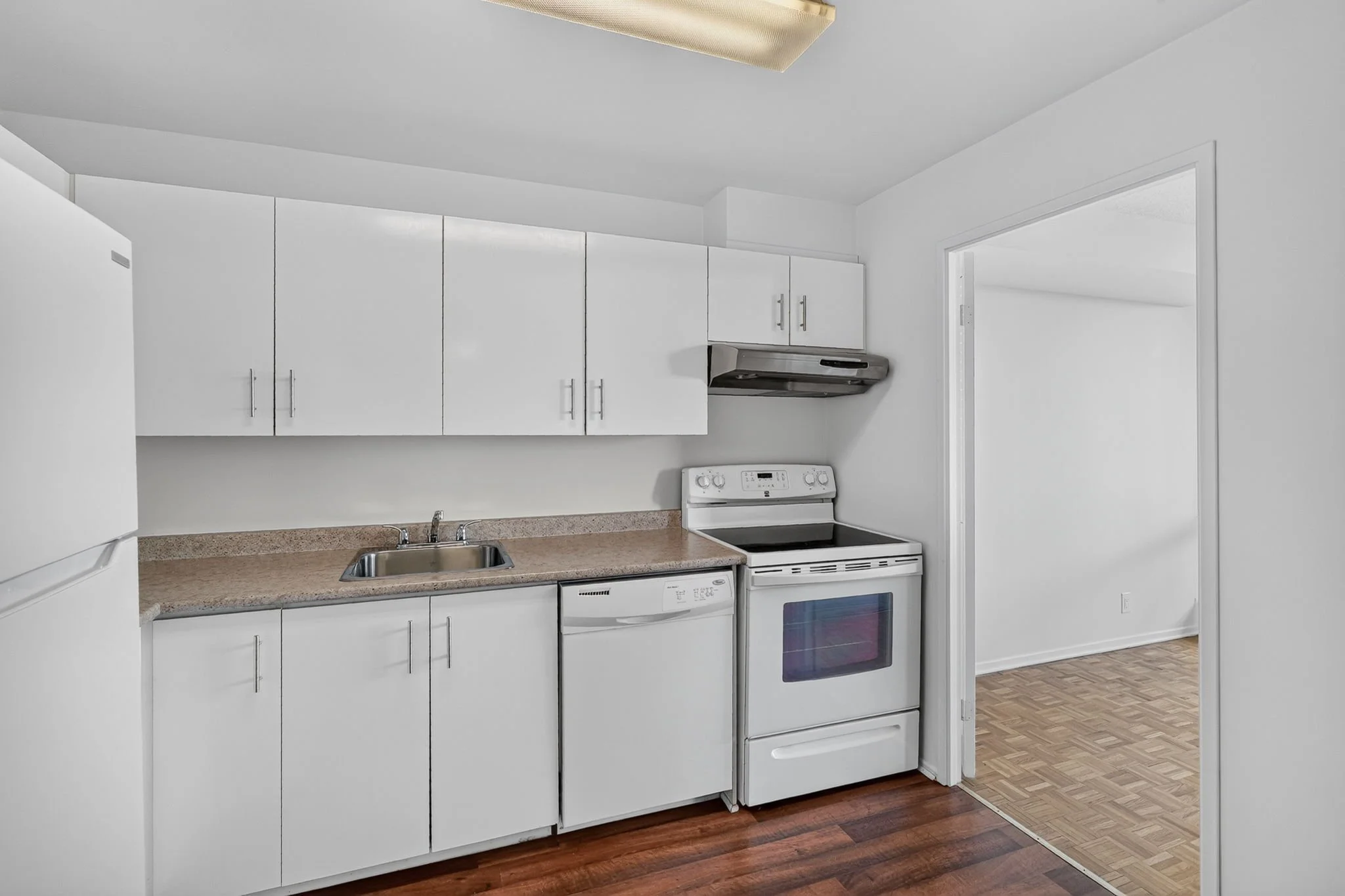 27-web-or-mls-2625-regina-st-1102.jpg