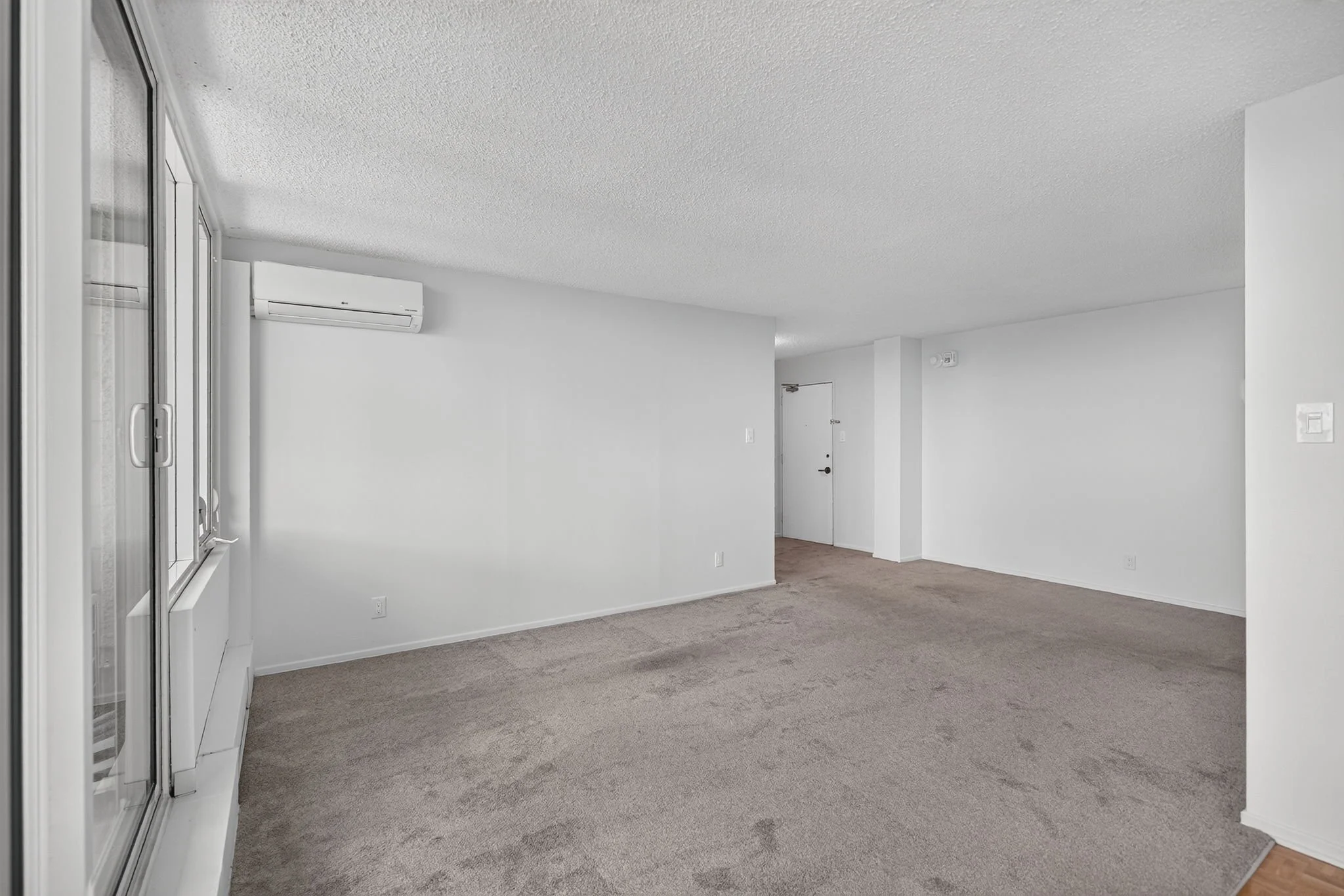 23-web-or-mls-2625-regina-st-1102.jpg