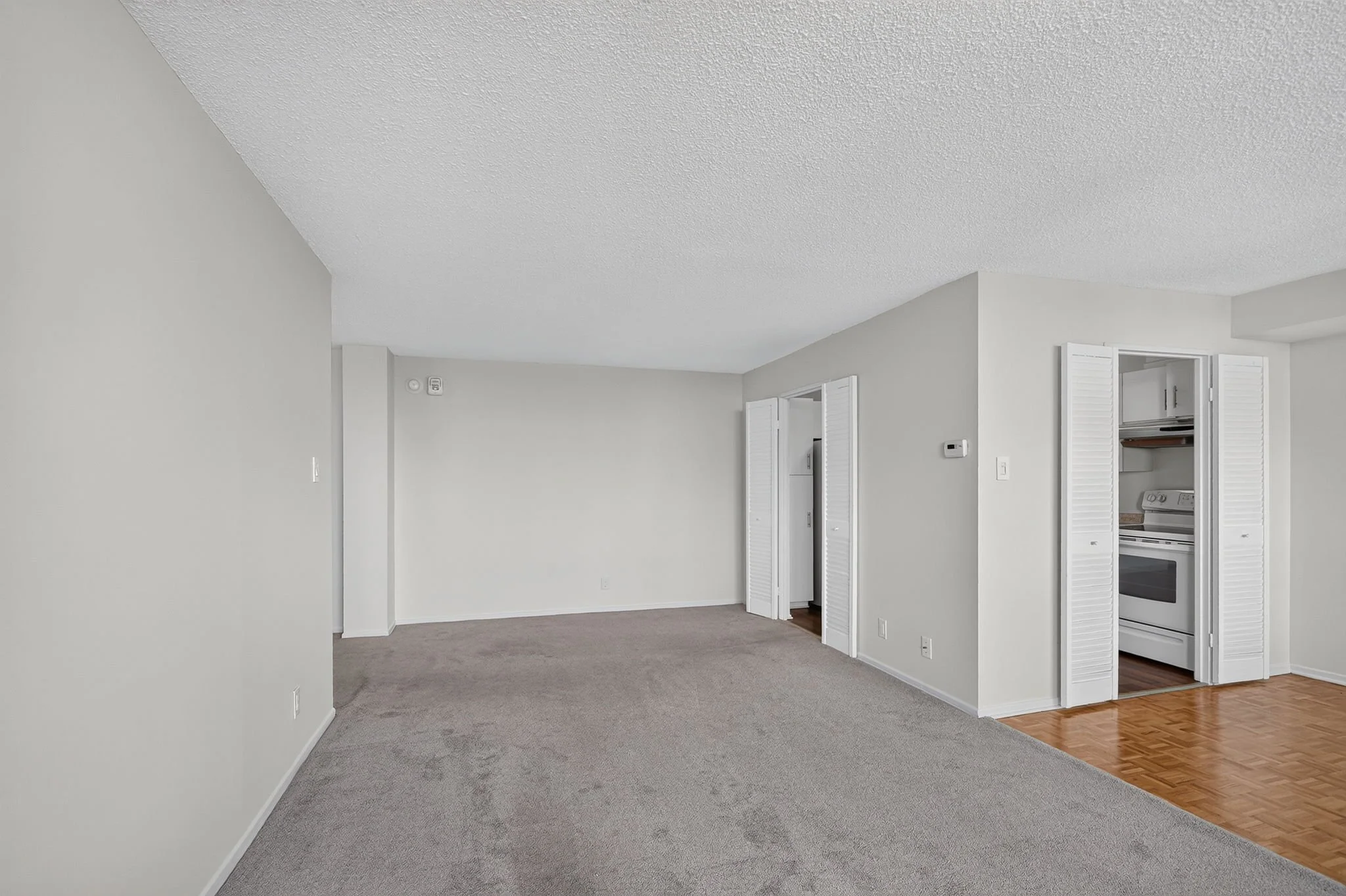 22-web-or-mls-2625-regina-st-1102.jpg