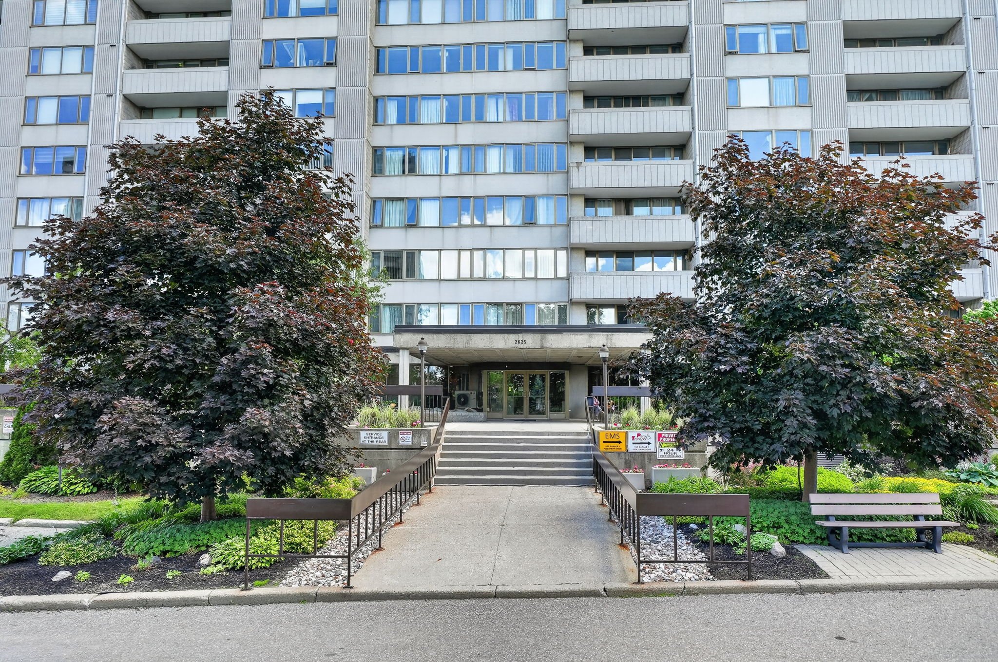 18-web-or-mls-2625-regina-st-1102.jpg