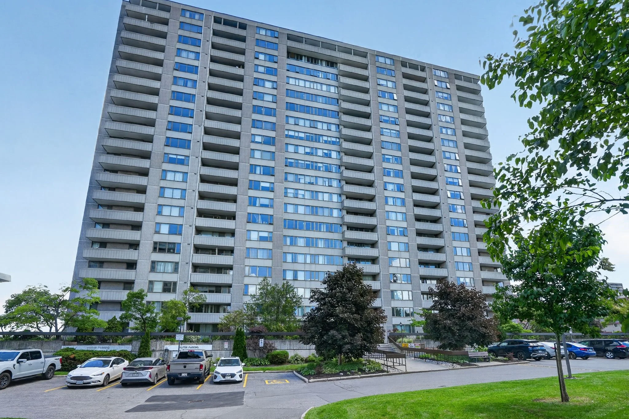 17-web-or-mls-2625-regina-st-1102.jpg