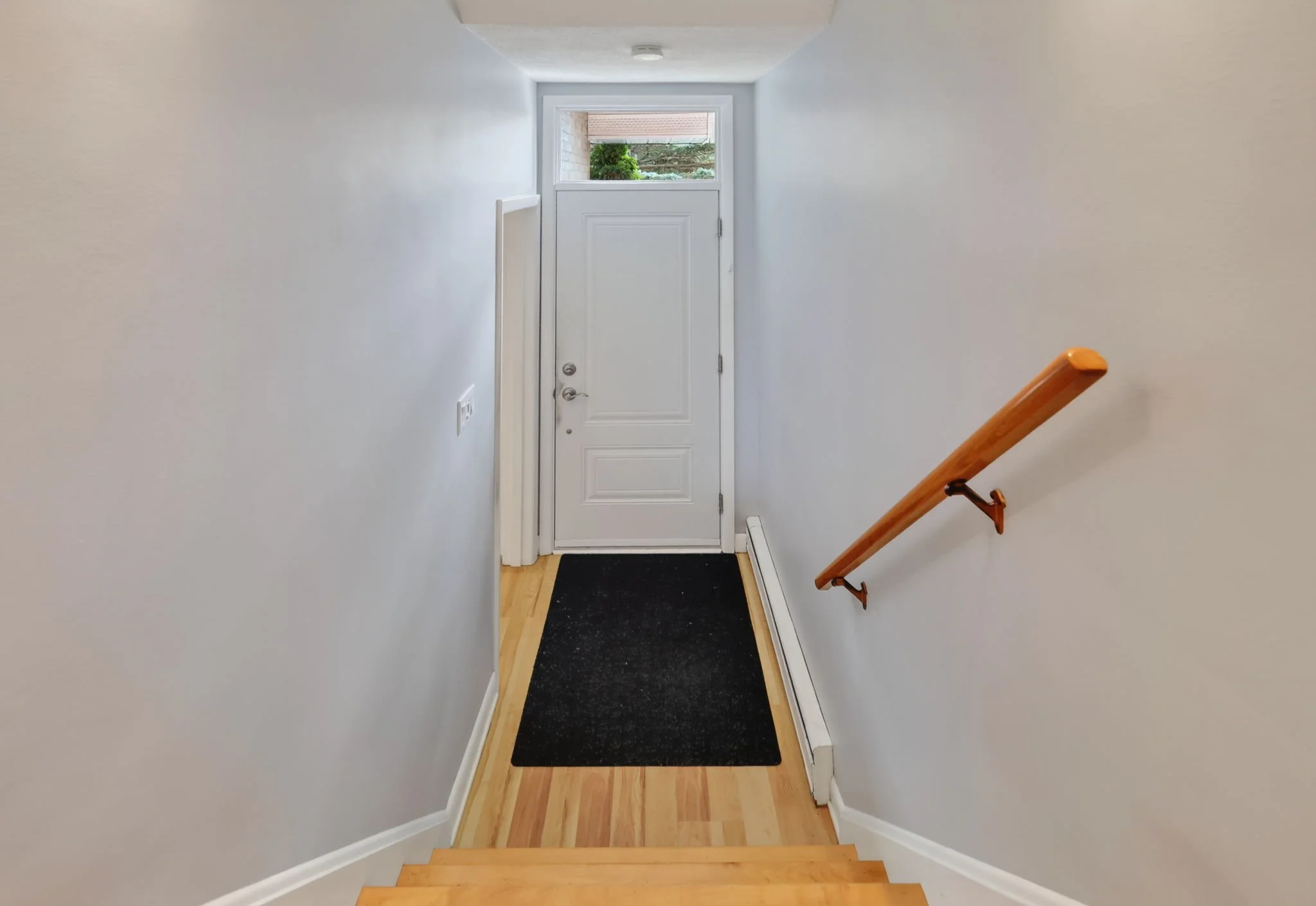 6-web-or-mls-1228-henry-farm-dr.jpg