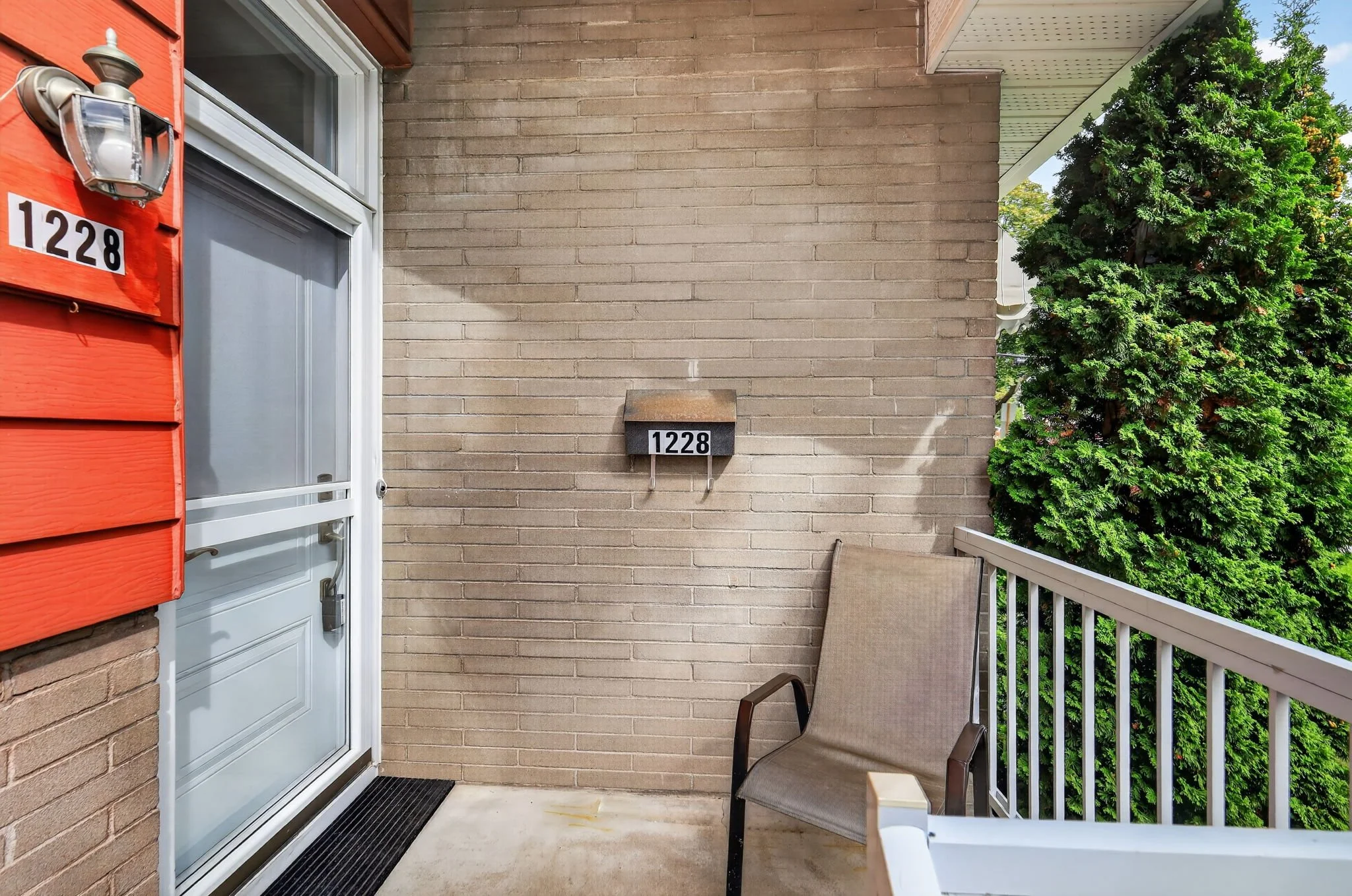5-web-or-mls-1228-henry-farm-dr.jpg
