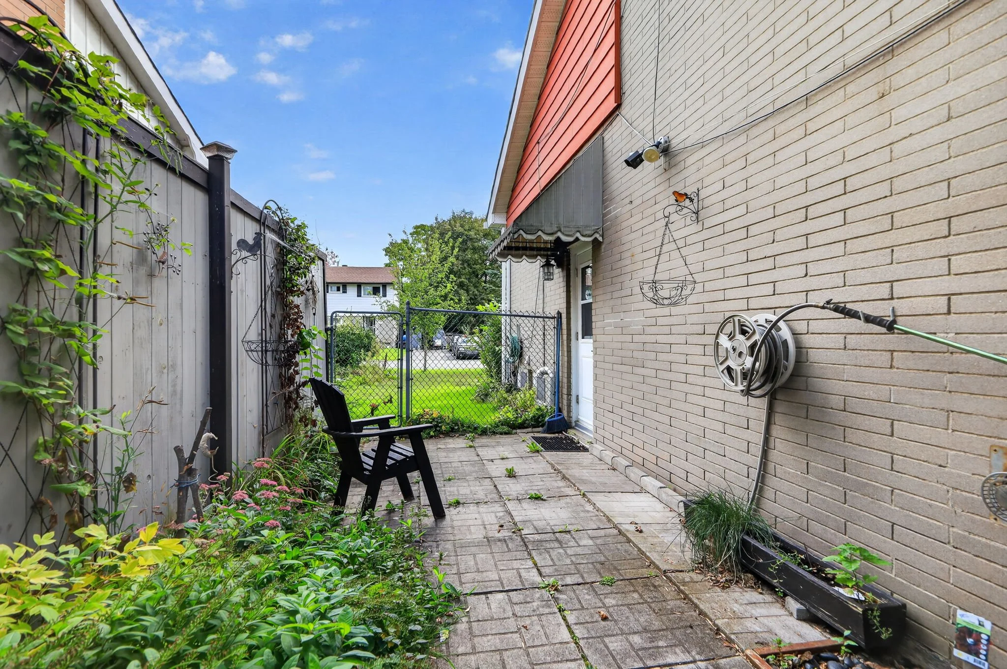 44-web-or-mls-1228-henry-farm-dr.jpg