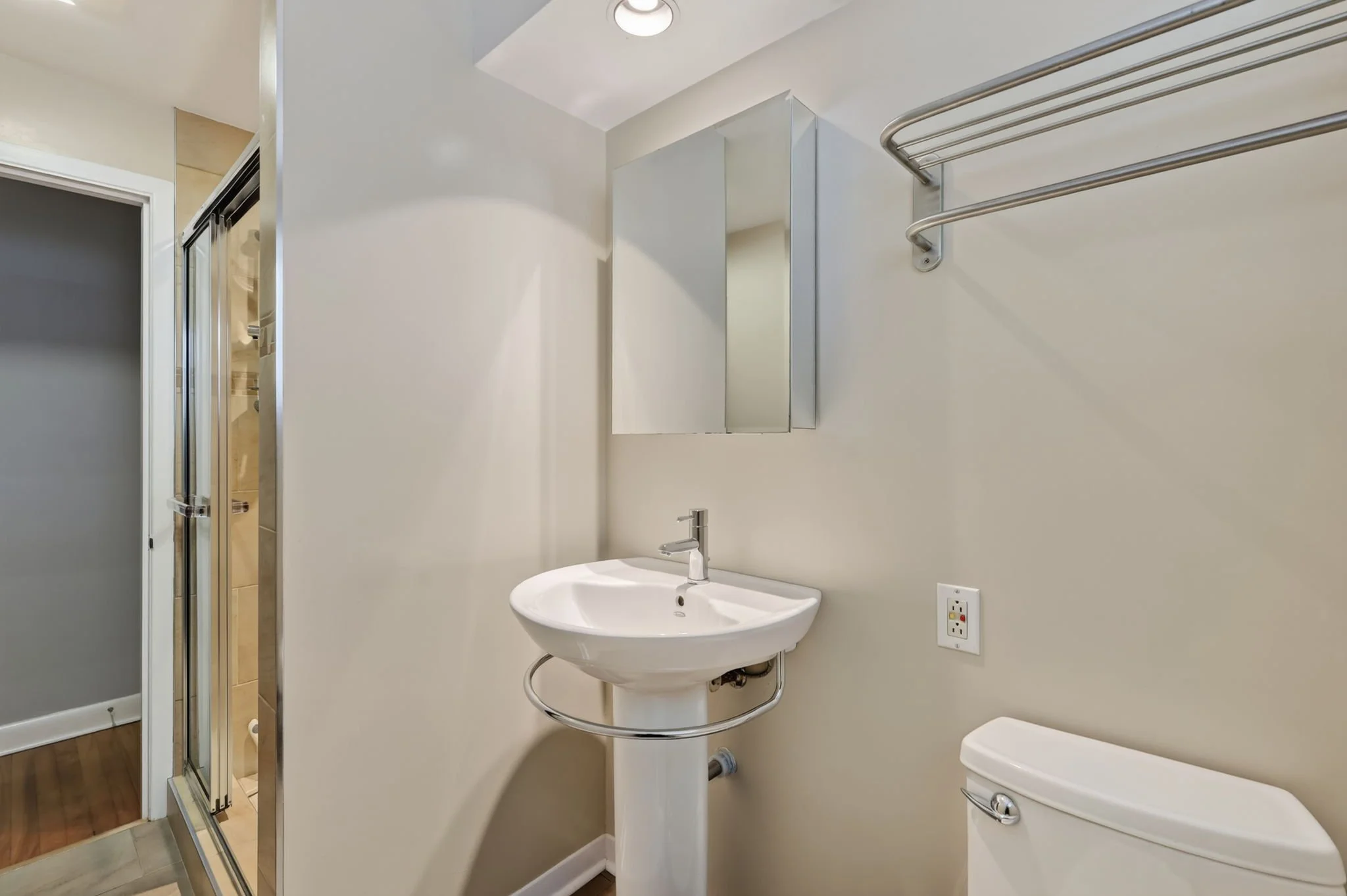 37-web-or-mls-1228-henry-farm-dr.jpg