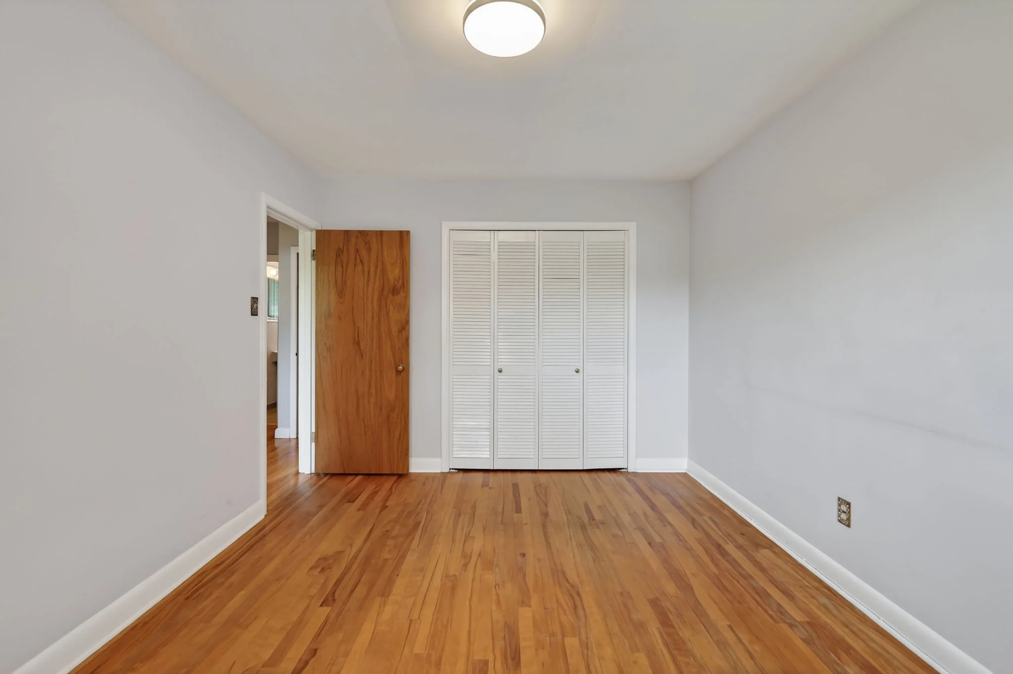 28-web-or-mls-1228-henry-farm-dr.jpg