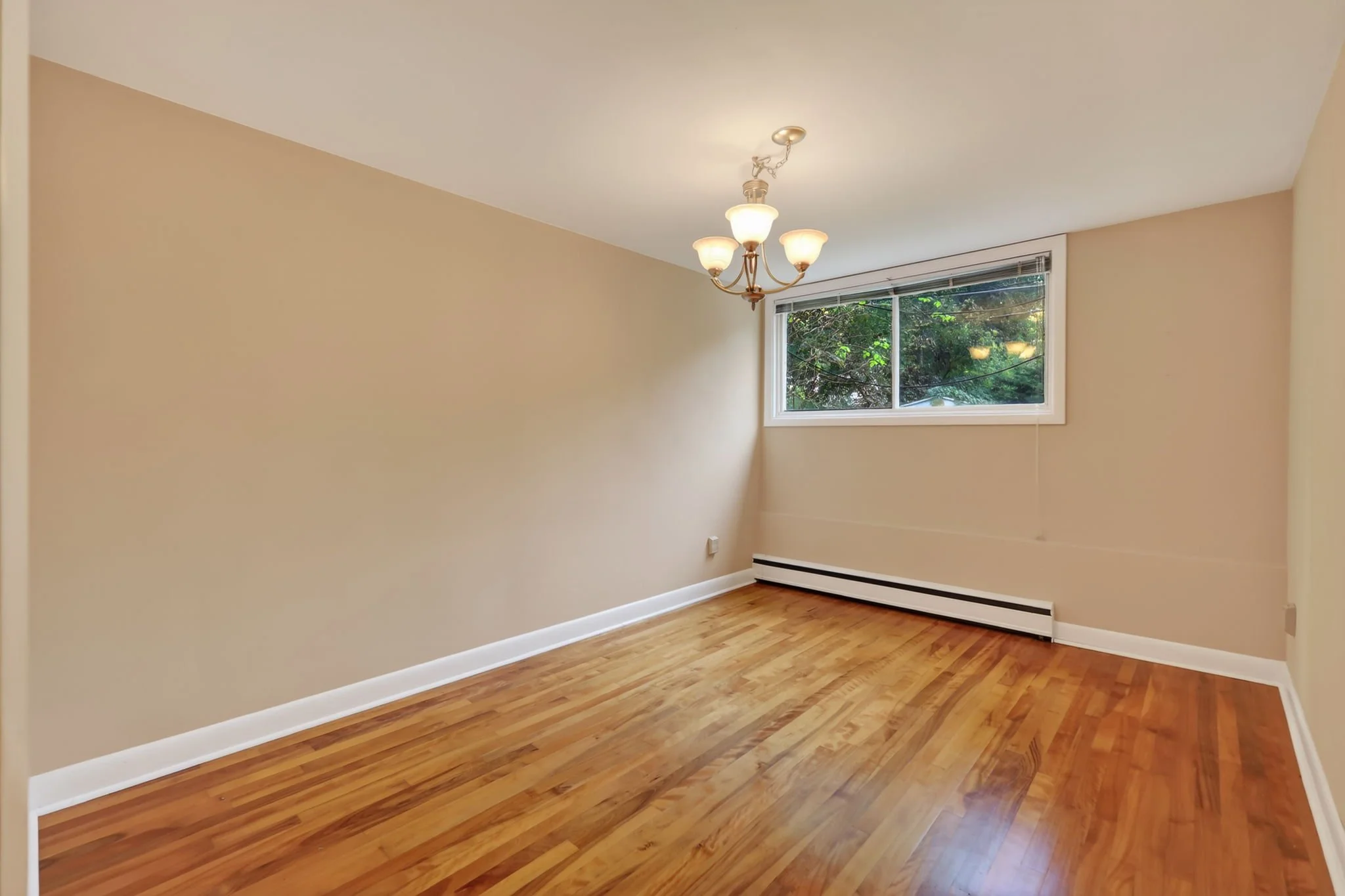 19-web-or-mls-1228-henry-farm-dr.jpg