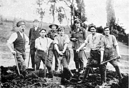   Men from A Company Claremont Camp, 22/6/1918.  [Weekly Courier 27th June 1918 p23] 