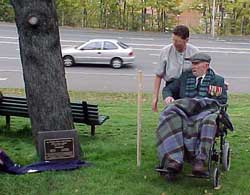 Alec Campbell unveils the plaque, April 24 2002.