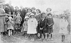 Planting a tree for Nurse Burbury at Jericho Weekly Courier Sept 12th 1918 p23