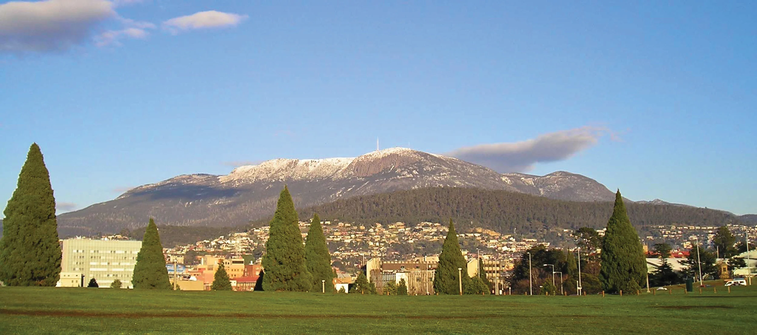 Cenotaph. © Tourism Tasmania & Kathryn Leahy.