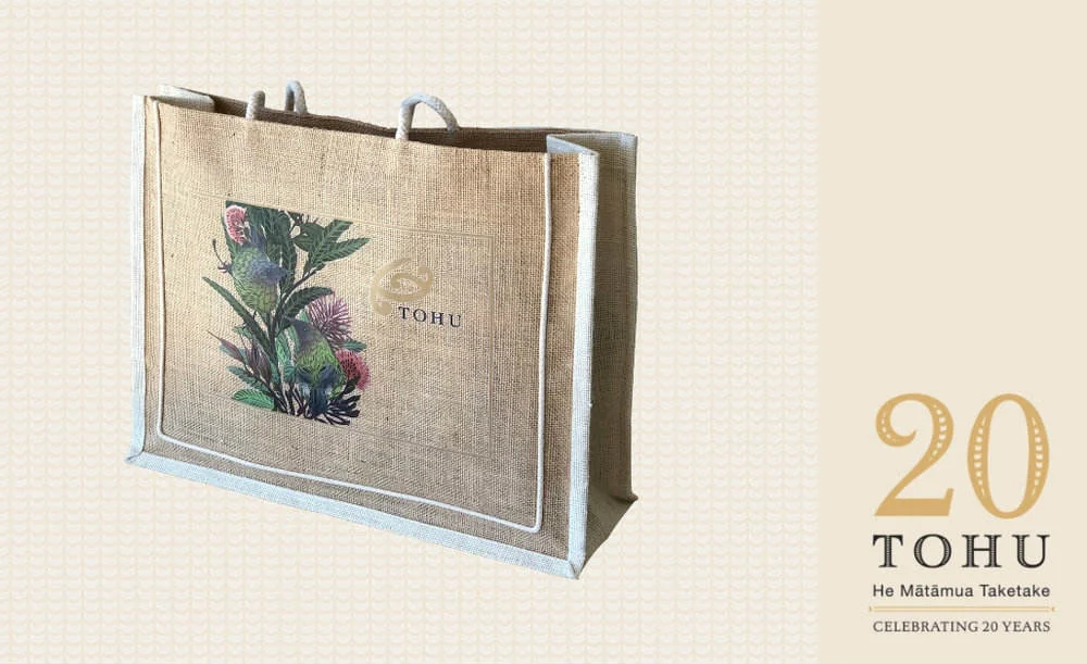Tohu Wines Christmas gift bag.jpg