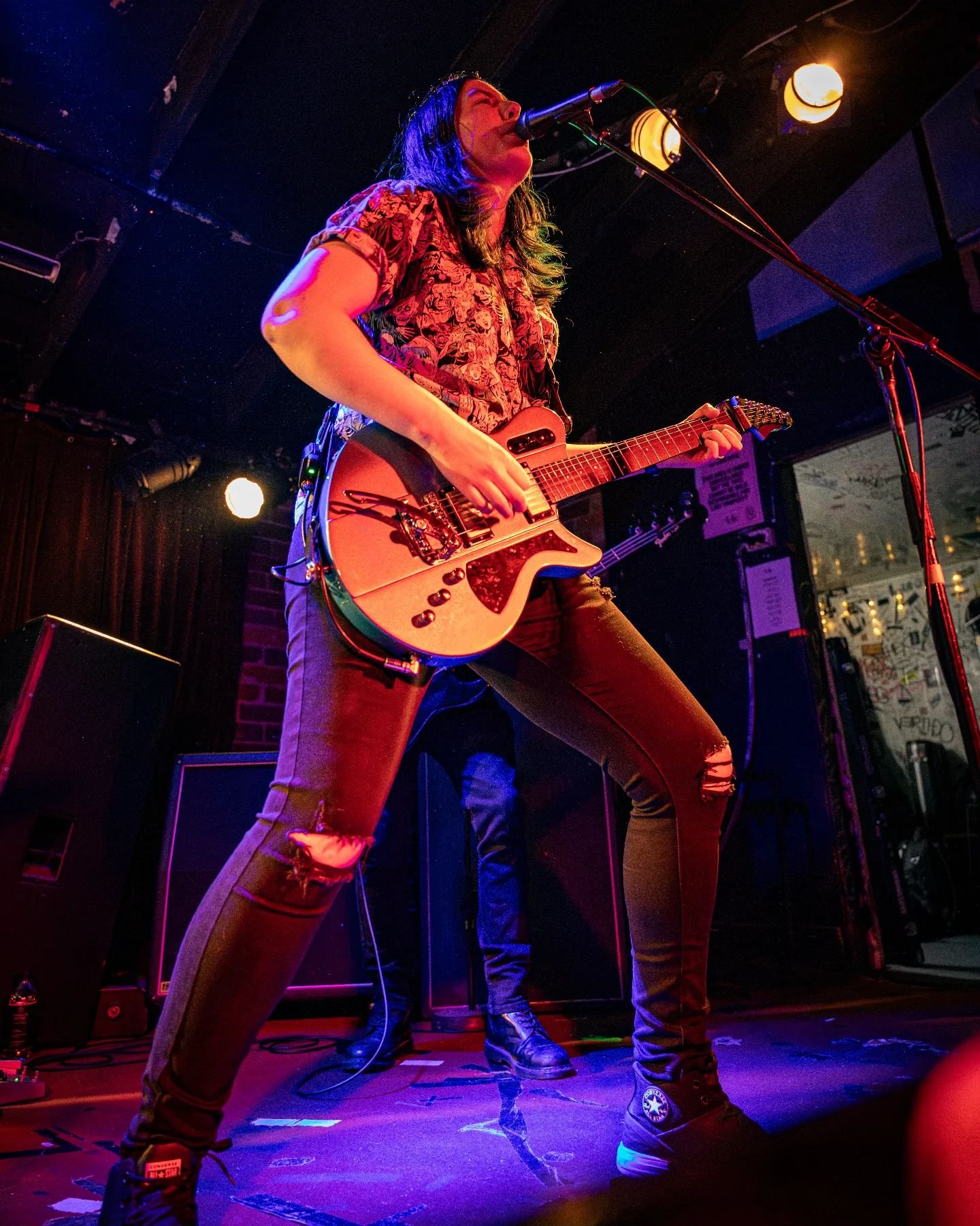 Missing these healthy calves. Praying for a miracle so I can function on stage for our next gig!

📷  @ausforssphoto