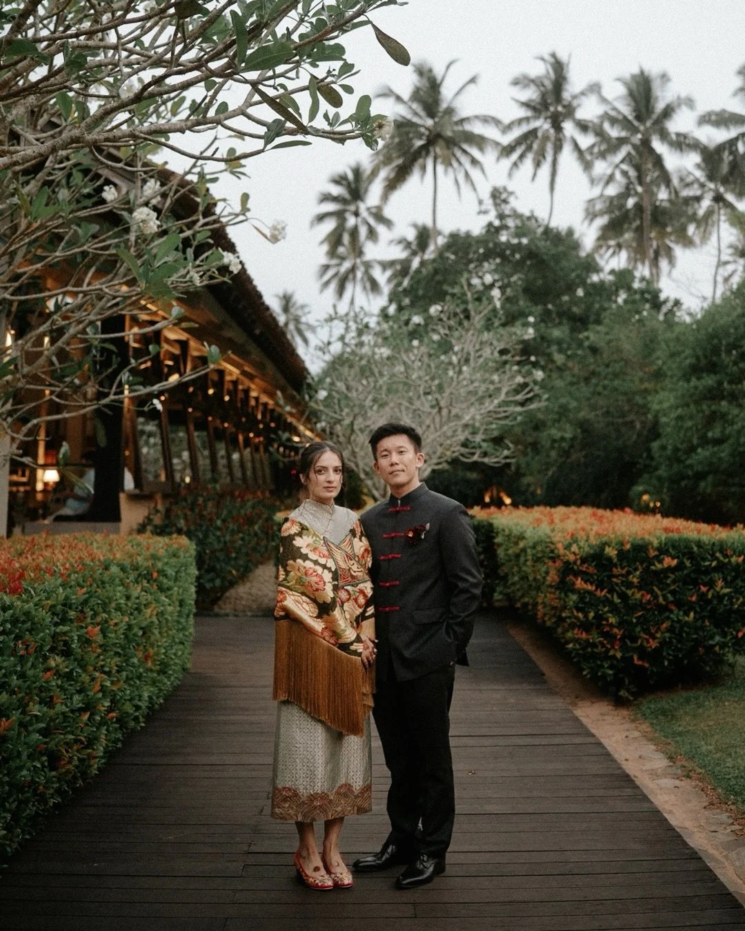 A tradition built on gratitude, family, and quiet moments&mdash;wrapped in some of the most beautiful textiles and details we&rsquo;ve ever photographed.
For us at Gaatha, this was a first after six years of photographing weddings across cultures, an
