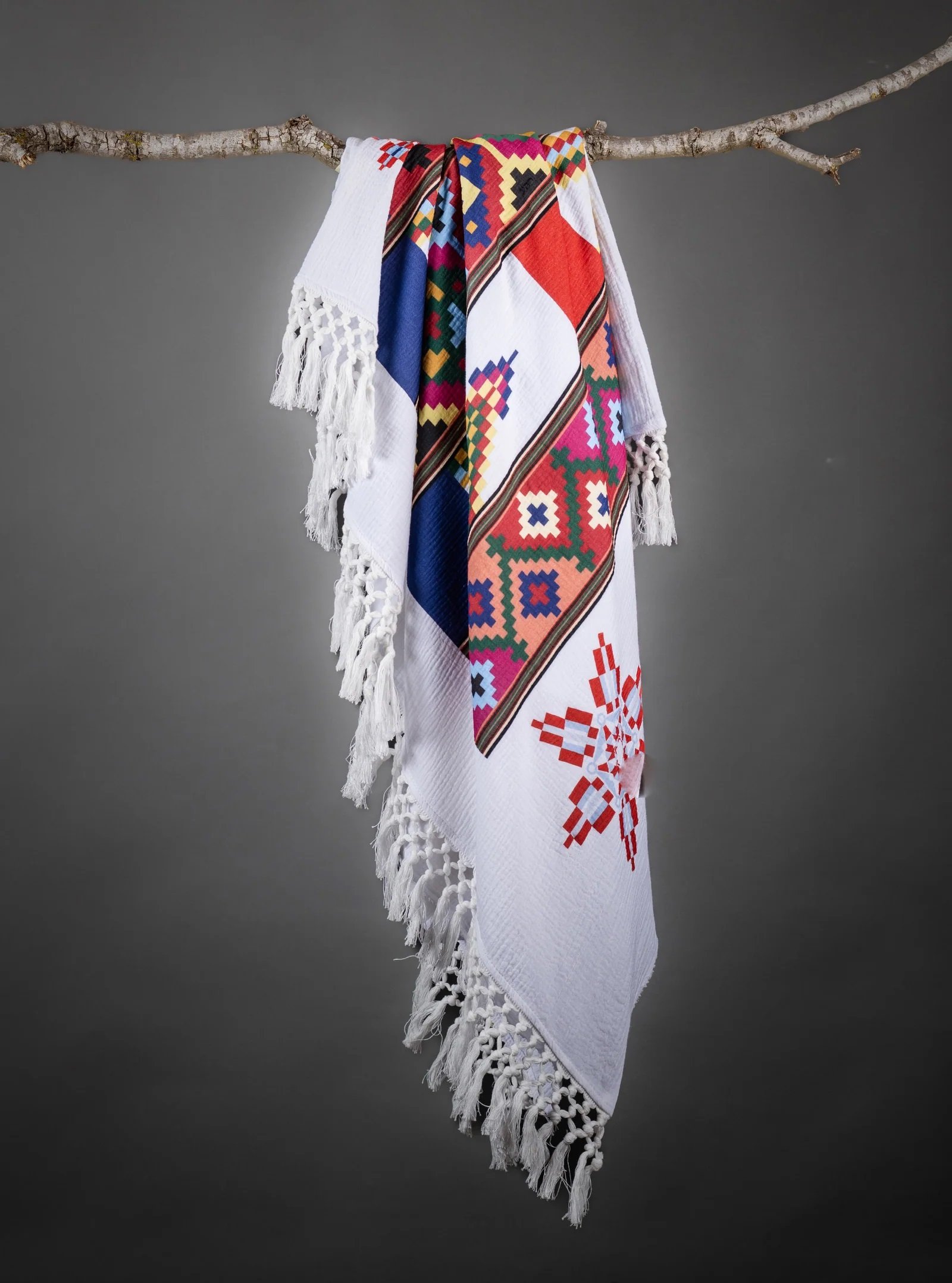 8 JADOO-WHITEW_MULTICOLOR.jpg
