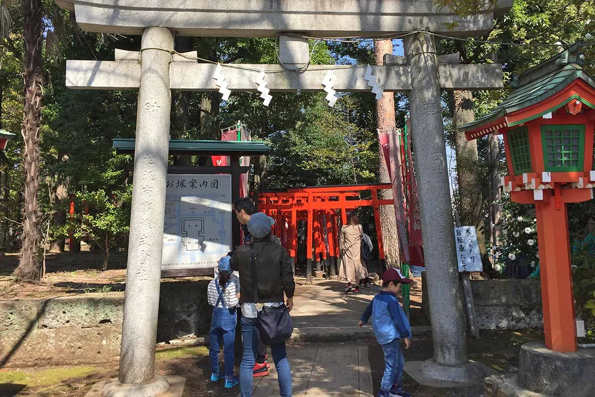 higashi-fushimi-entrance-to-sacred.jpg