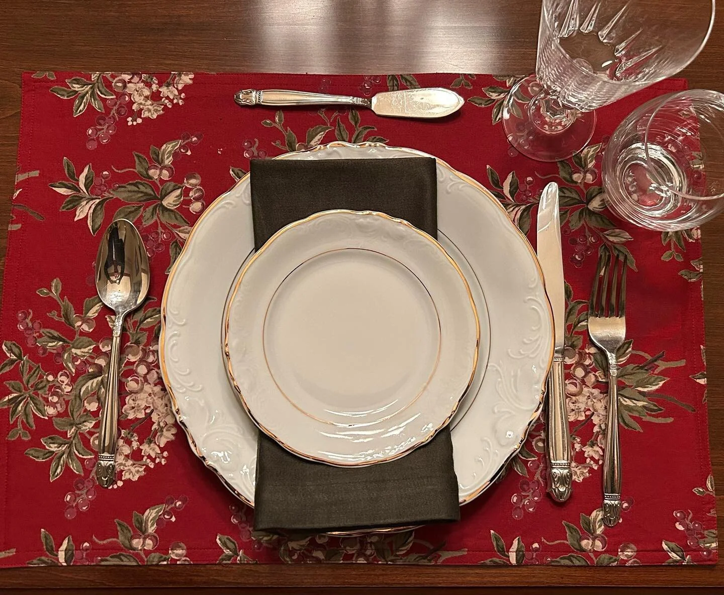 Whether it&rsquo;s using great-grandma&rsquo;s silver, great-grandma&rsquo;s china or nonna&rsquo;s holiday settings, there&rsquo;s nothing we love more than bringing a touch of our matriarchs to the Christmas table. We hope you&rsquo;re all savoring