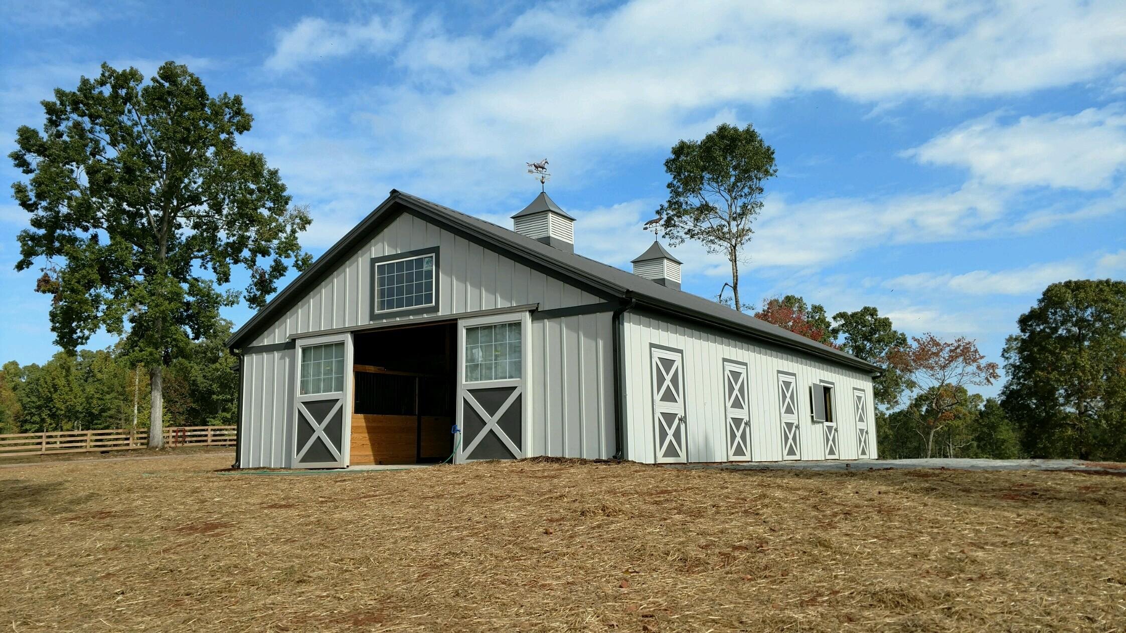 Horse_Stable_Pole_Barn_314188.jpg