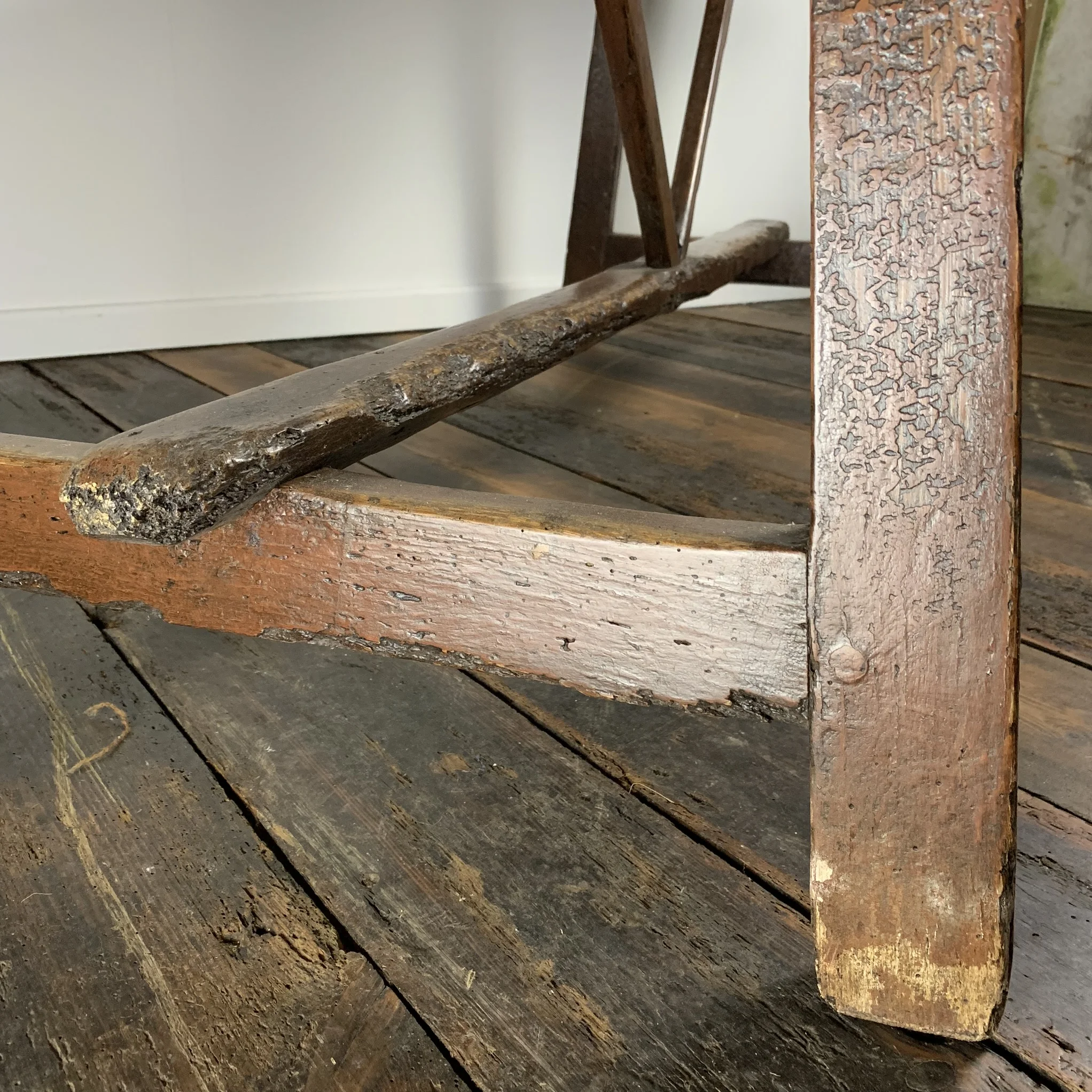 table stretcher with original paint