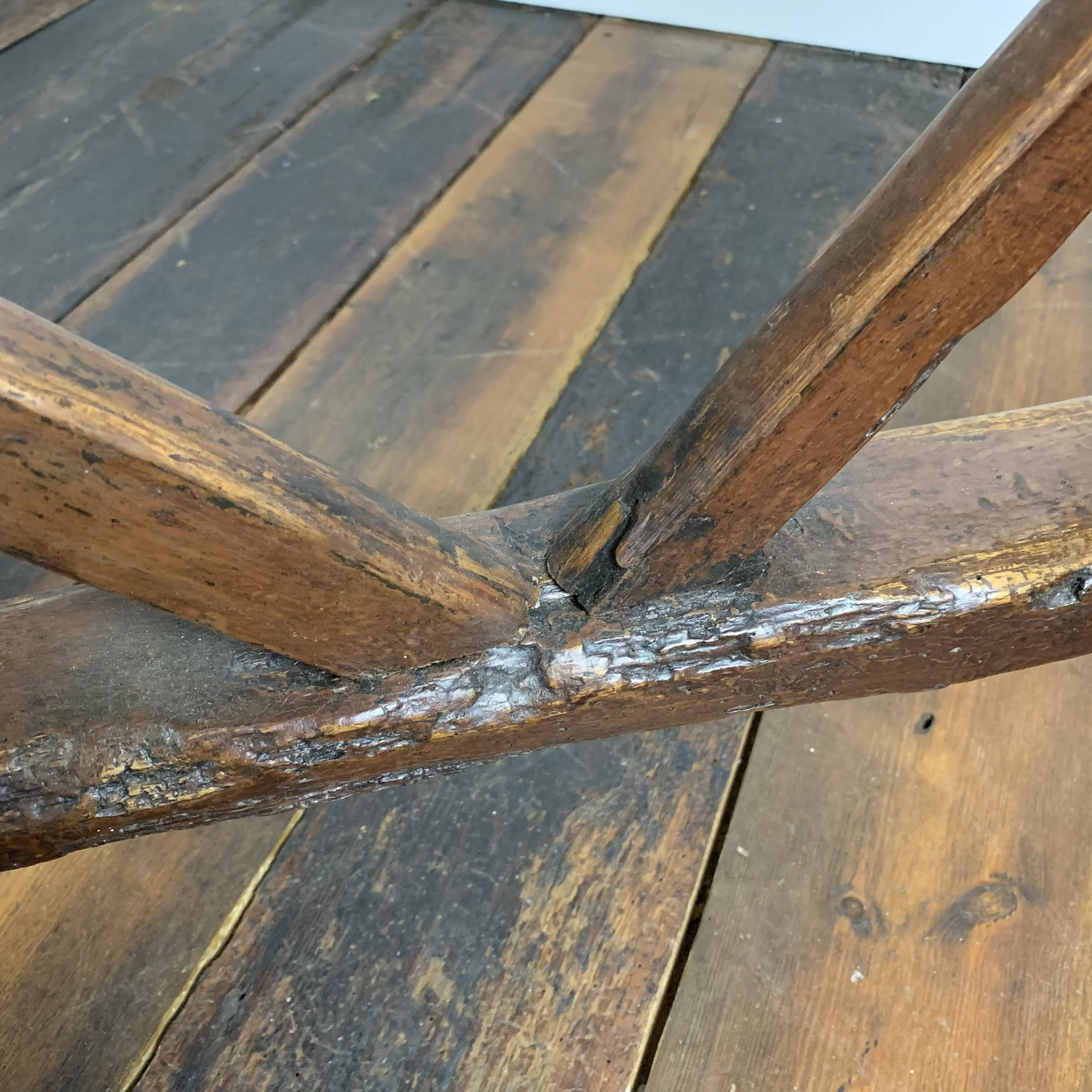 Table base in original paint finish